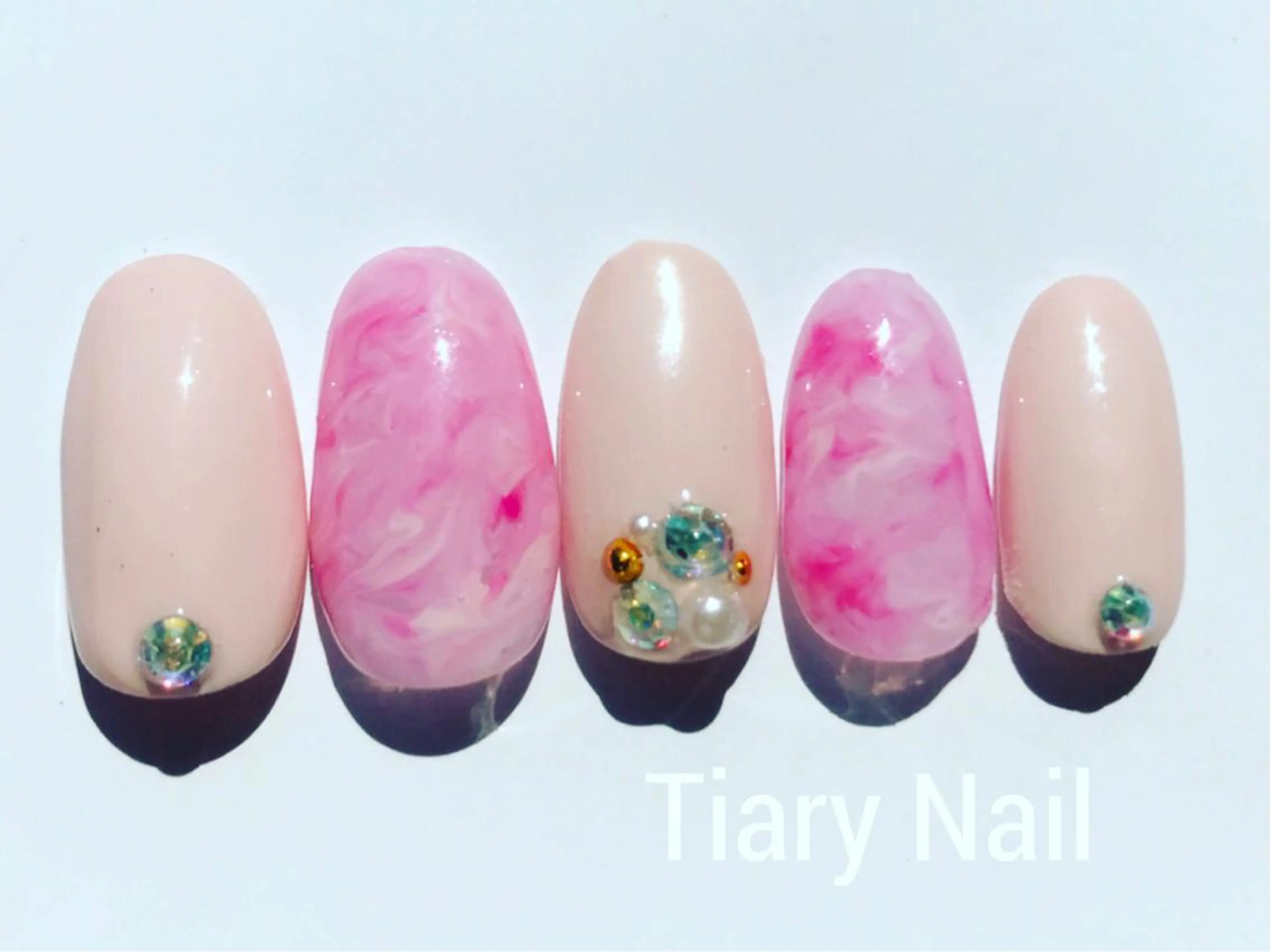 ネイル 💗🪽Tiary Nail🪽💗のネイルデザイン