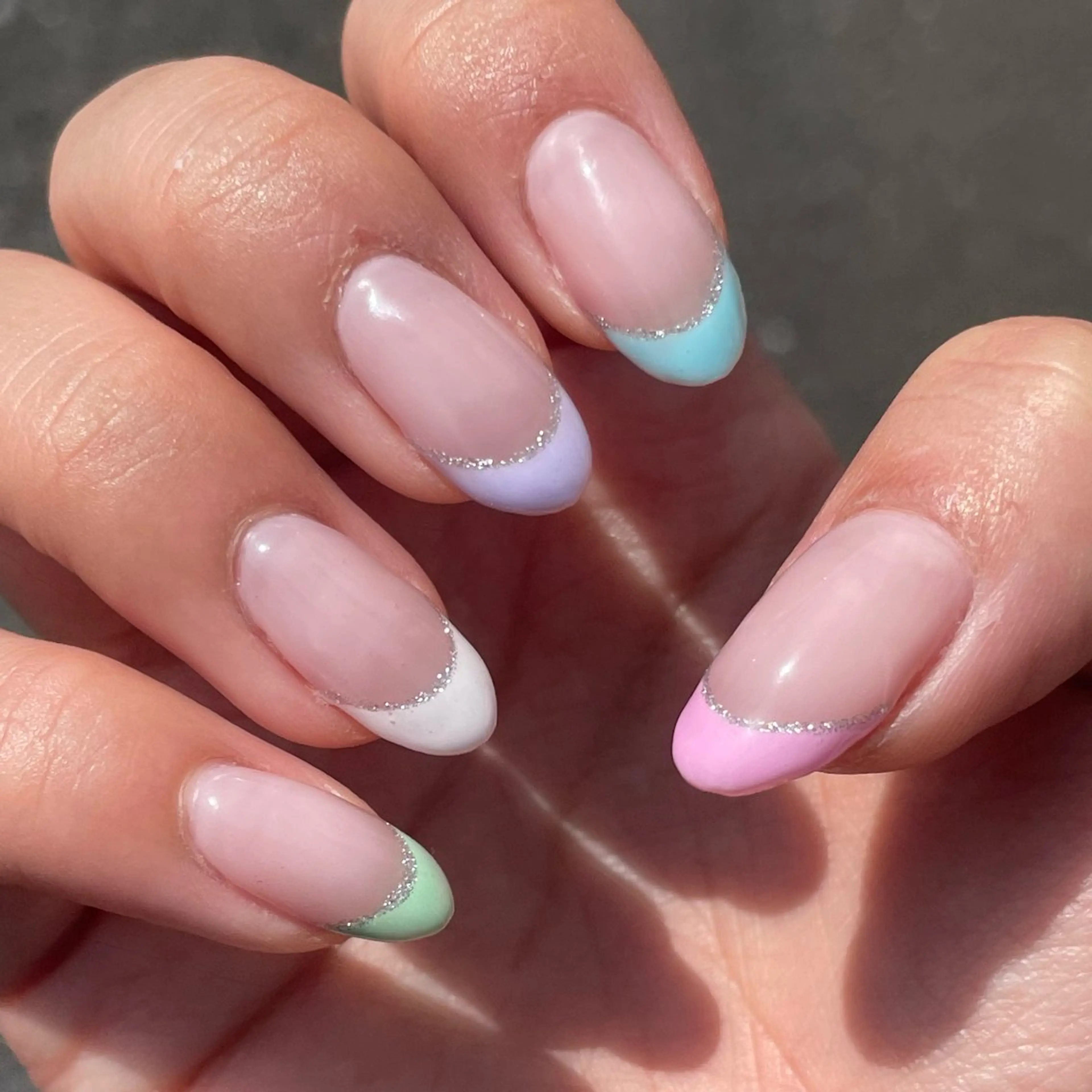 ネイル フレンチネイル ラメ(グリッター) 楓花 🌸のネイルデザイン