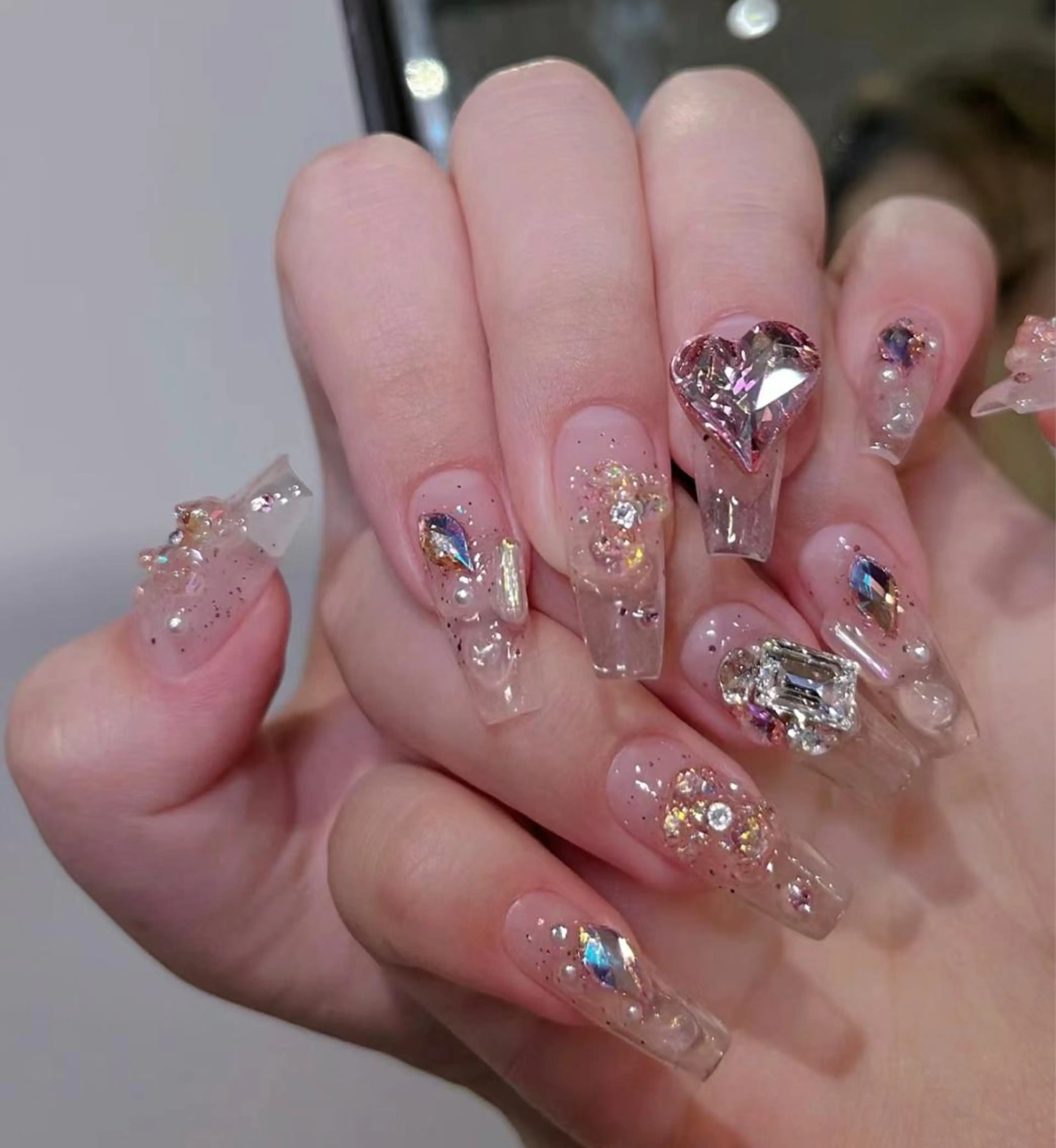 ネイル KARI ネイルサロンのネイルデザイン