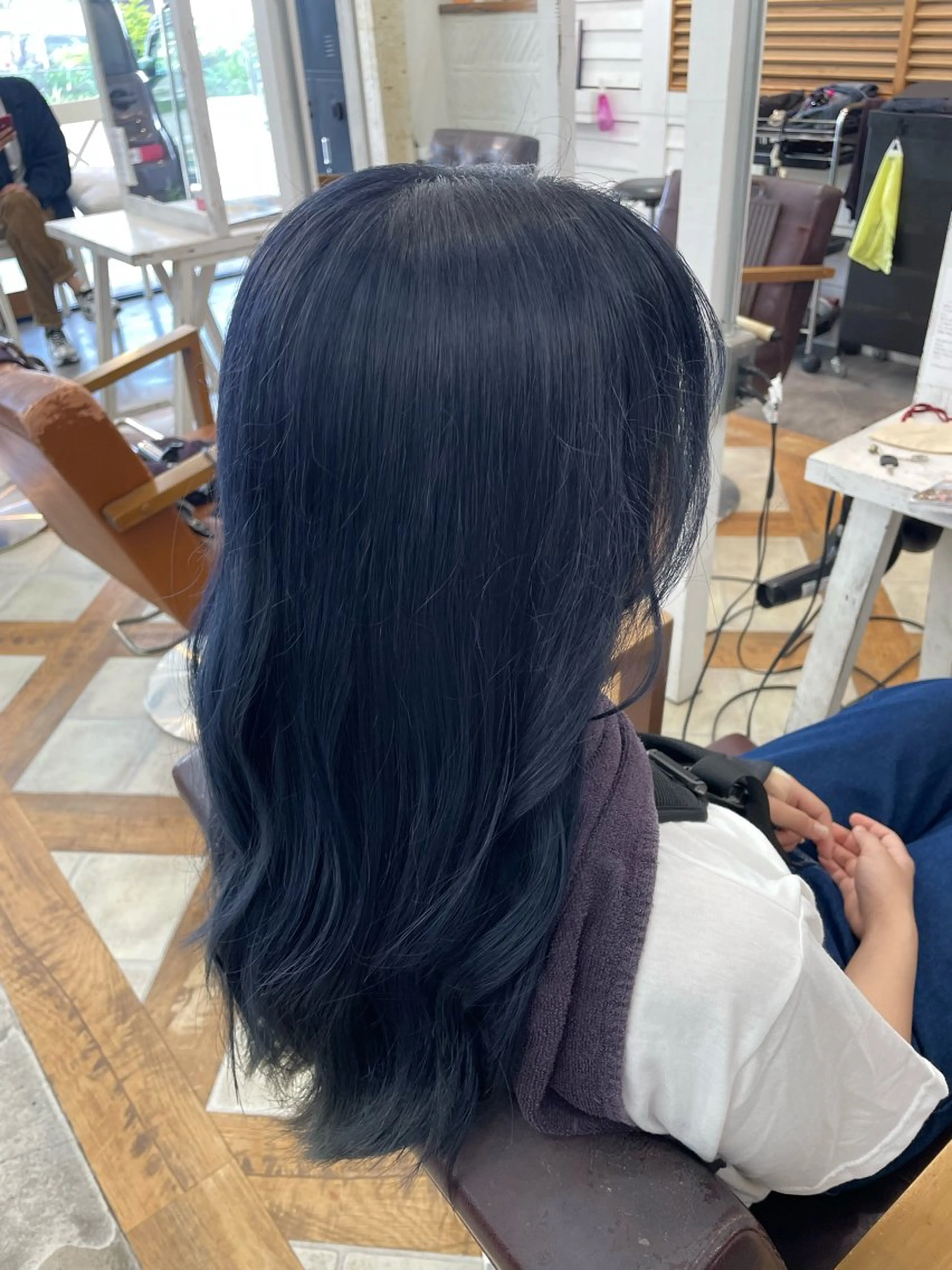 ロング カラー 黒髪 ブルーカラー ブルーブラック 高橋 恵のヘアスタイル