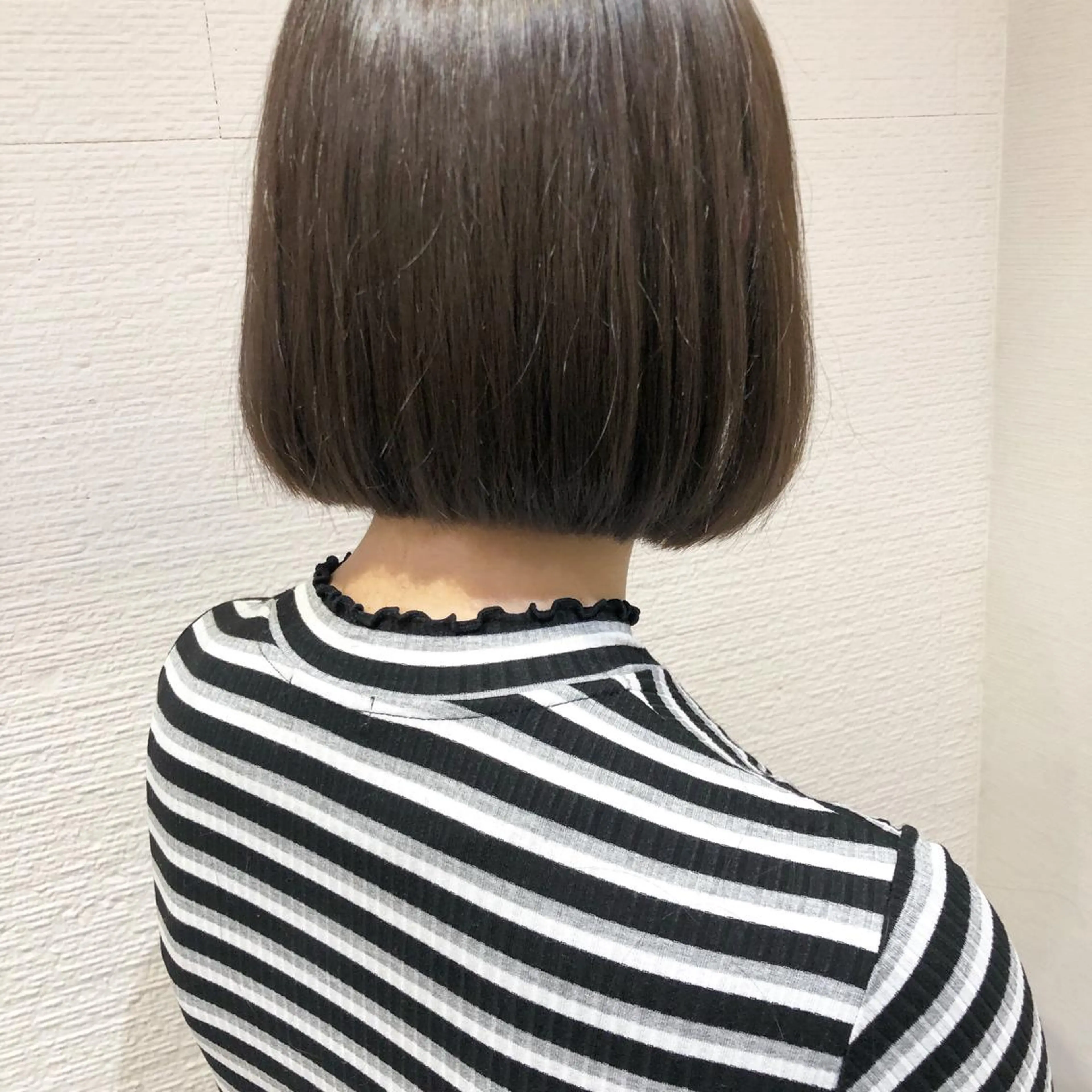 ショート カラー 三鷹で1番ショート ボブをカットする新谷のヘアスタイル