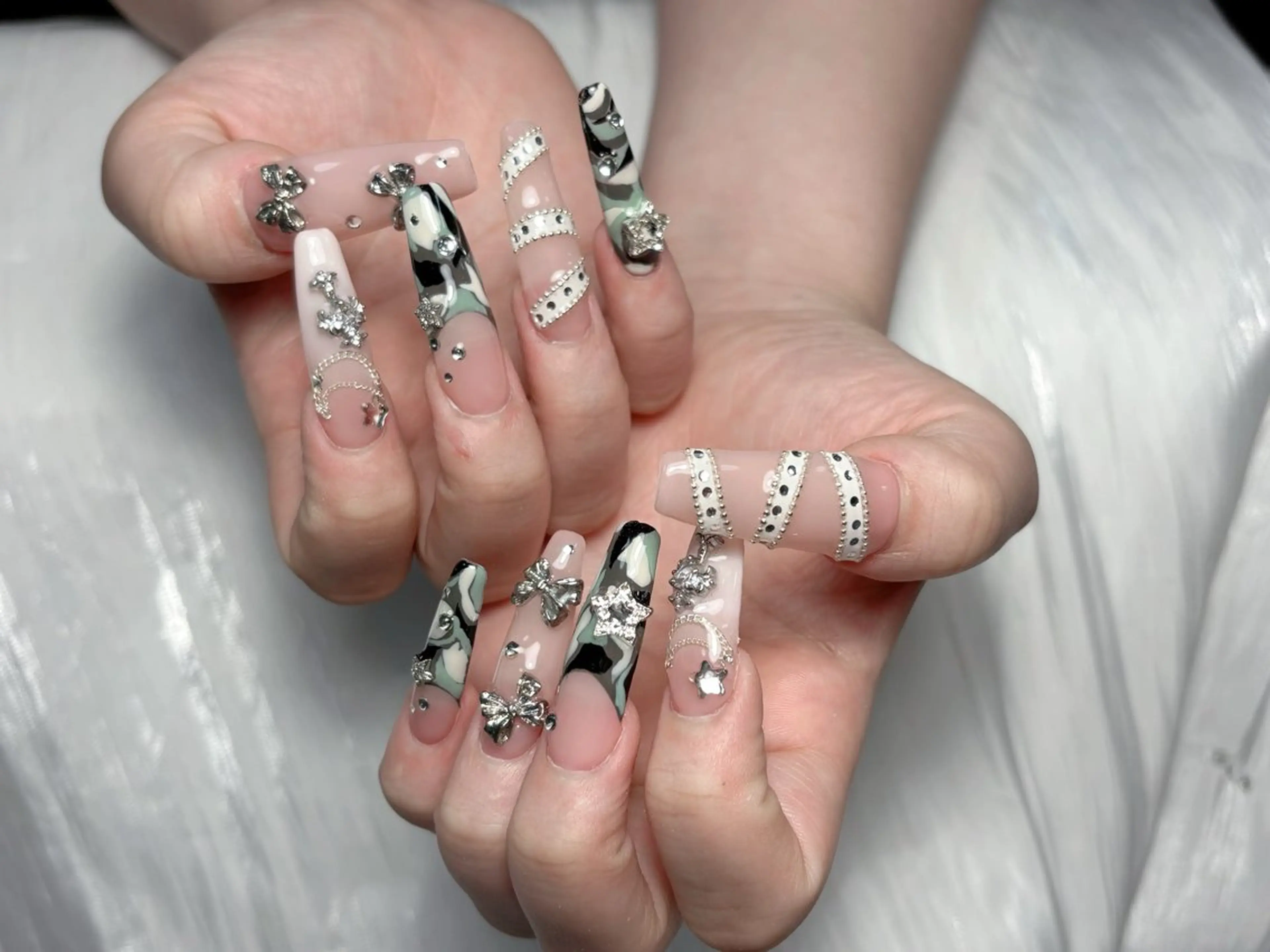 ネイル ハンドネイル ハンドケア 小林 凛のネイルデザイン