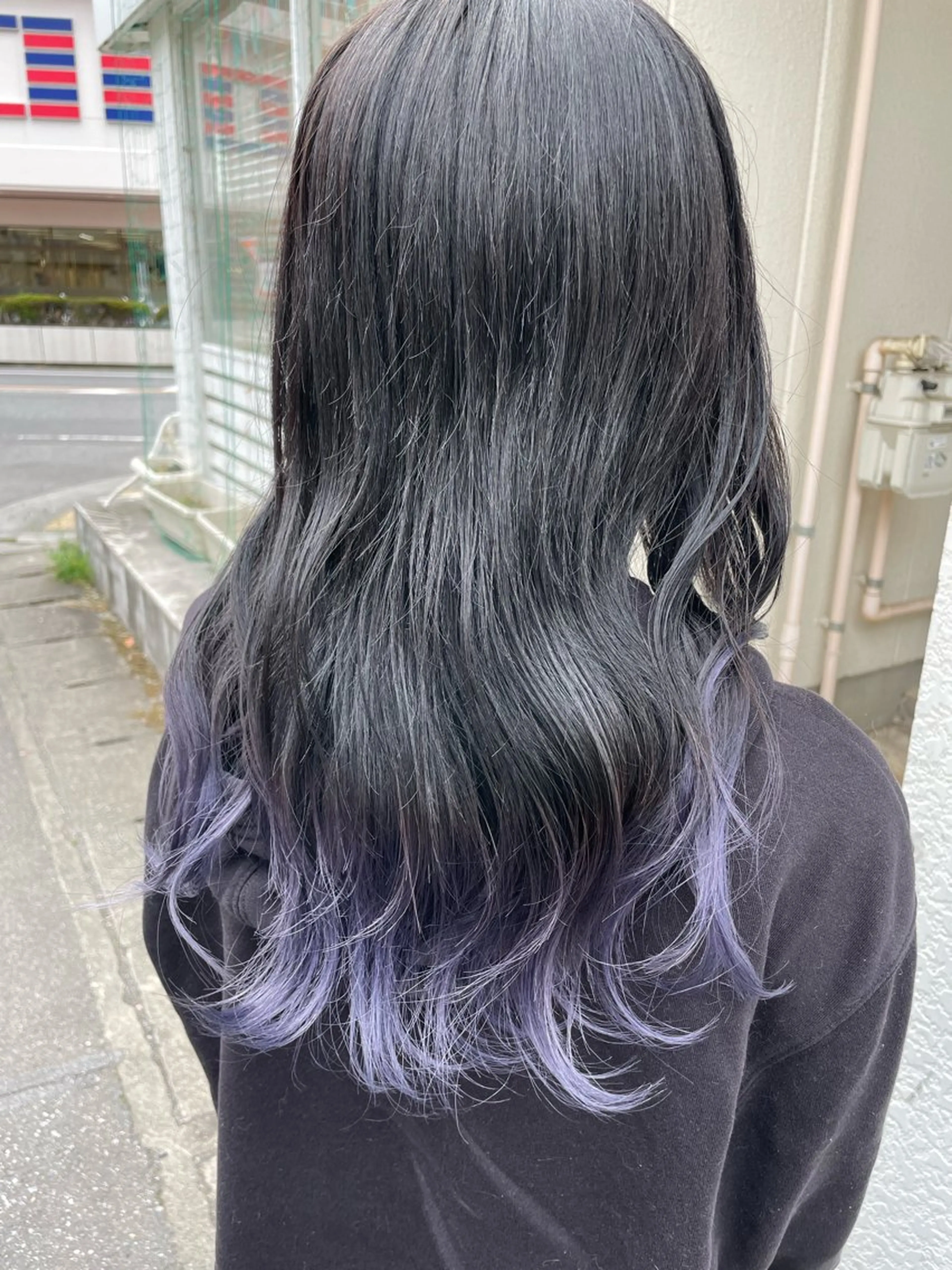 セミロング カラー インナーカラー 推し ブリーチ  髪質改善のヘアスタイル