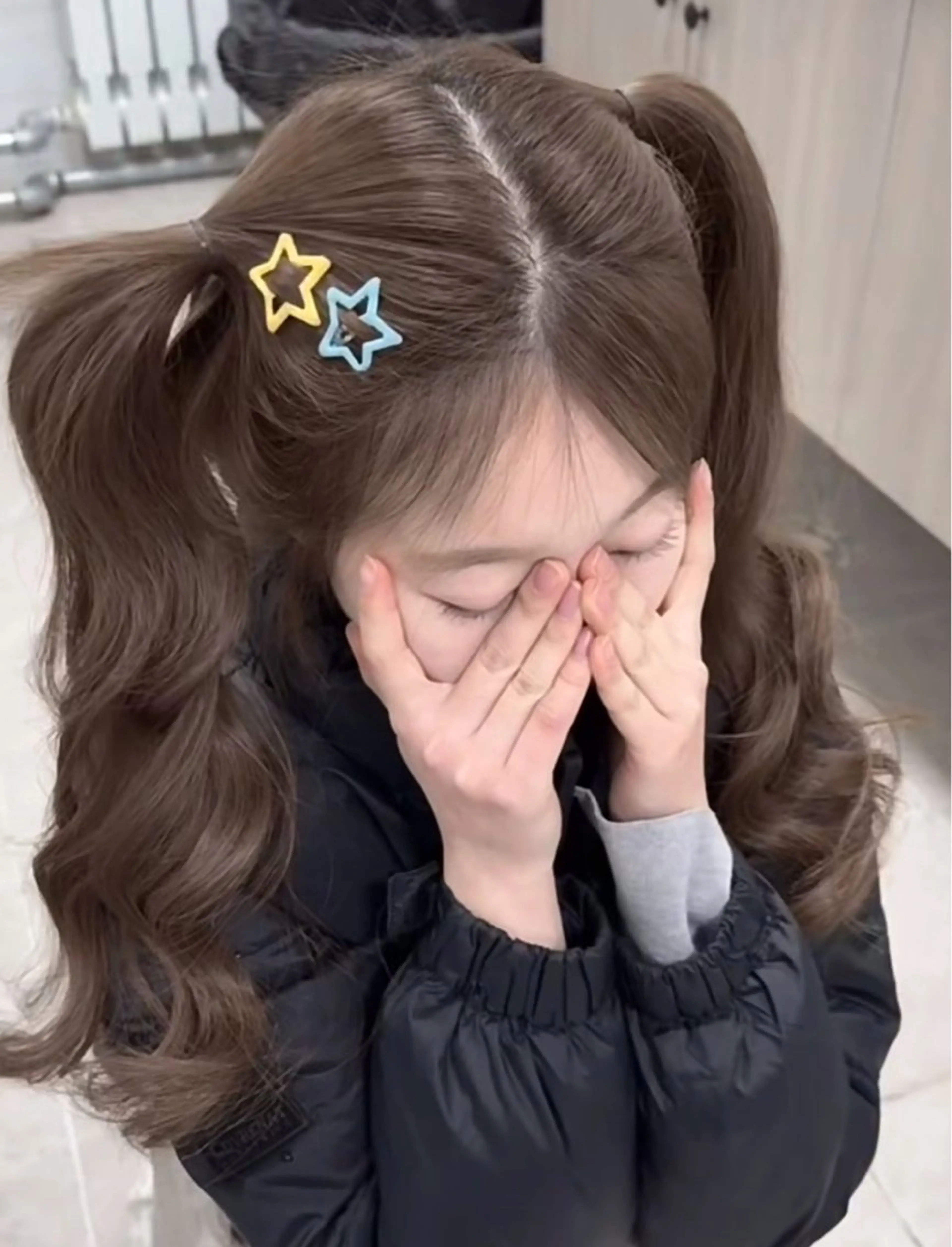 カラー 韓国風レイヤーカラー ライムのヘアスタイル