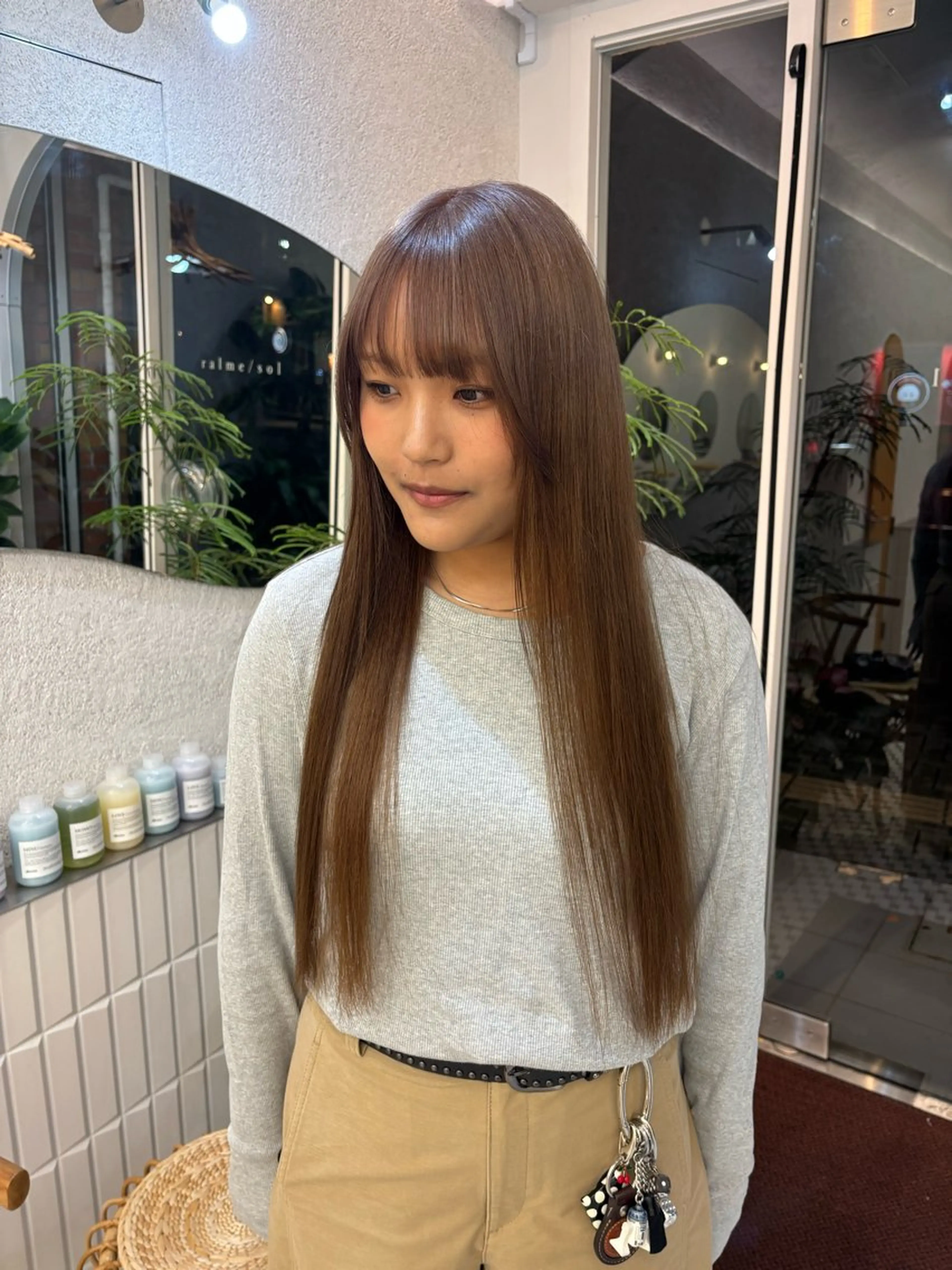 ロング ヘアカラー リン🔔ボブ cut 柔らかベージュ🤎のヘアスタイル