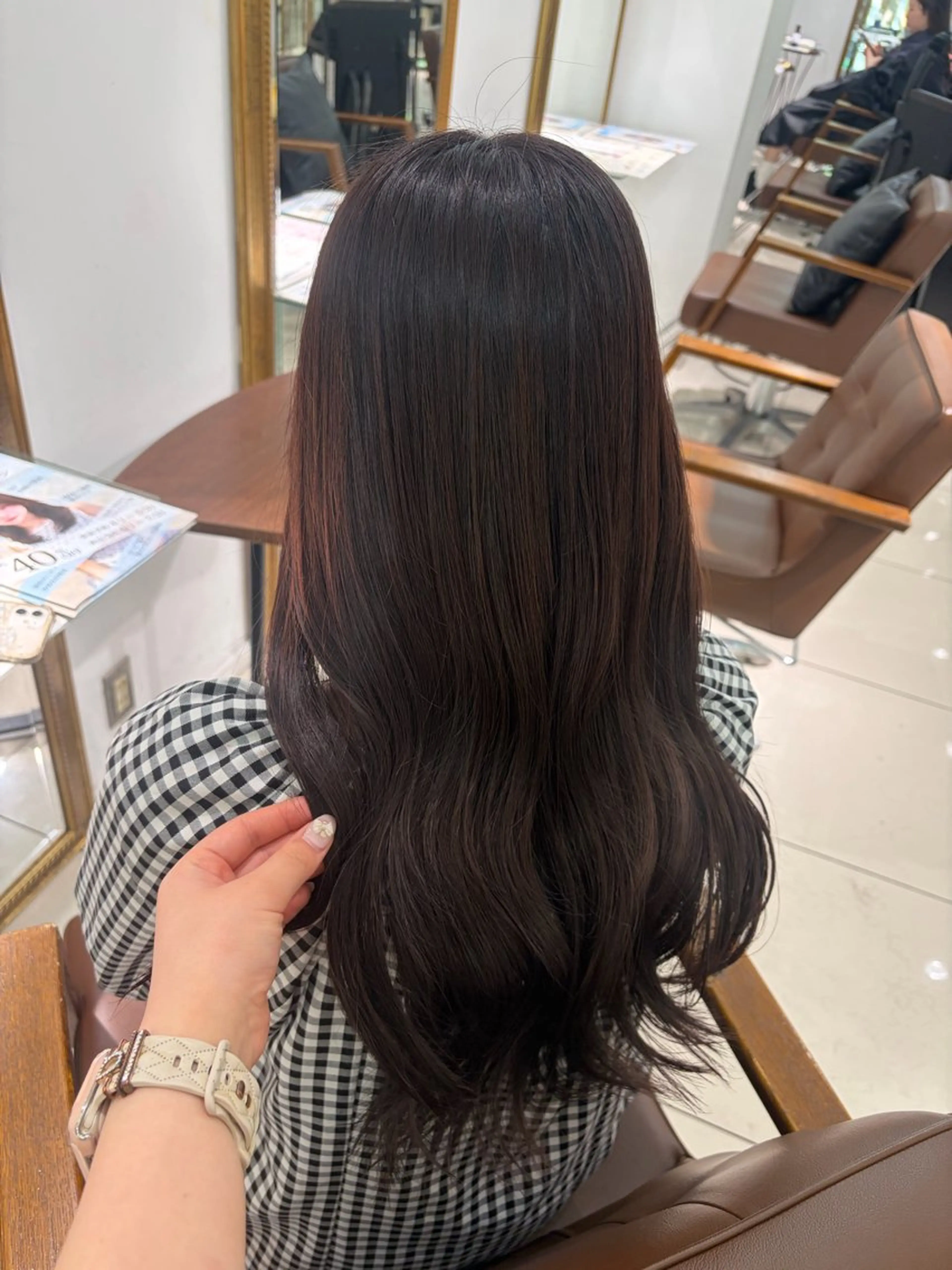 ロング チョコレートブラウン ヘアカラー 巻ける🫧縮毛矯正 💞はな🎀のヘアスタイル
