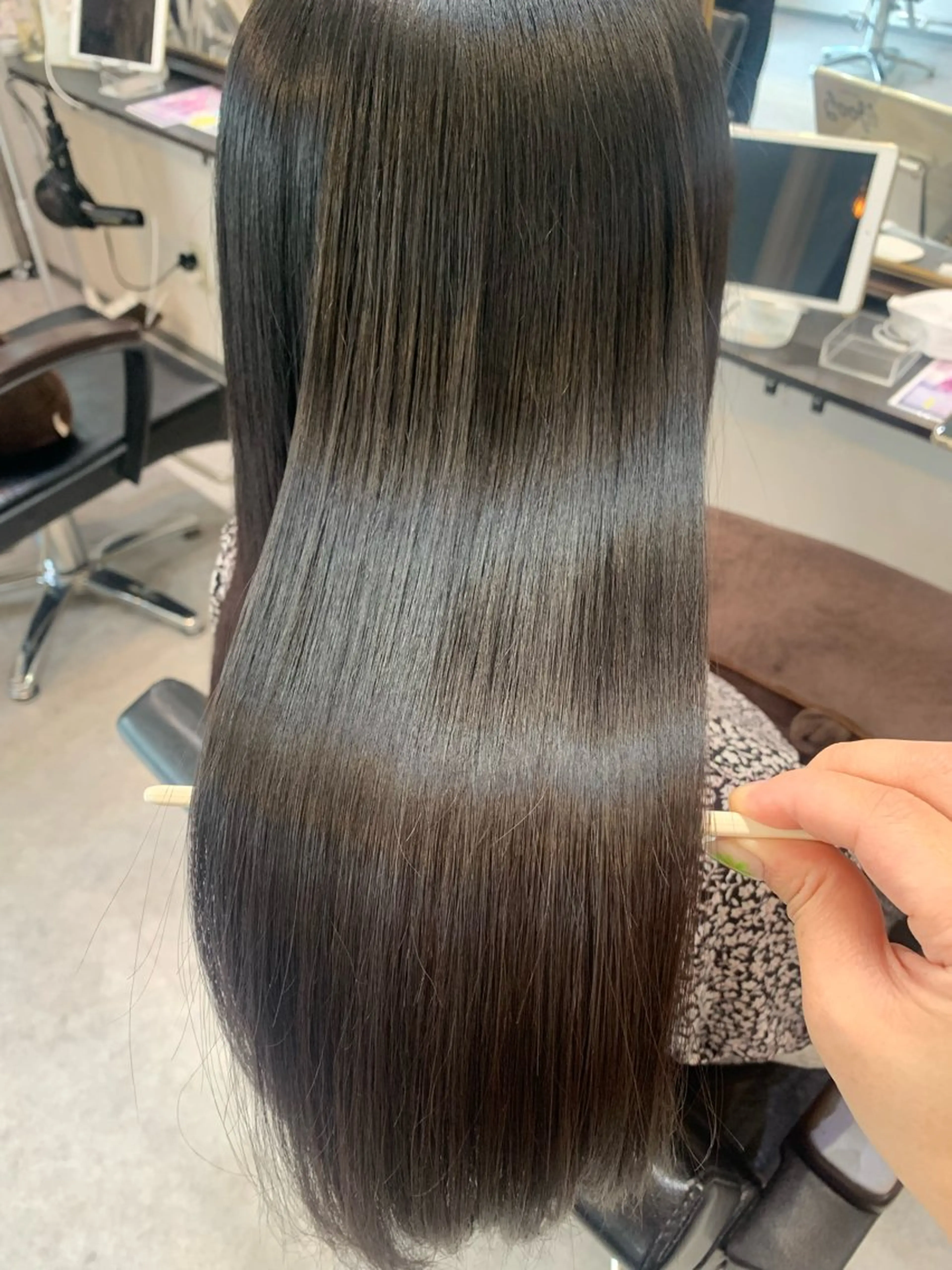 セミロング セミロングパーマ くせ毛 伸ばしかけ 髪質改善 縮毛矯正 髪質改善/縮毛矯正 🎀小林 唯 🎀のヘアスタイル