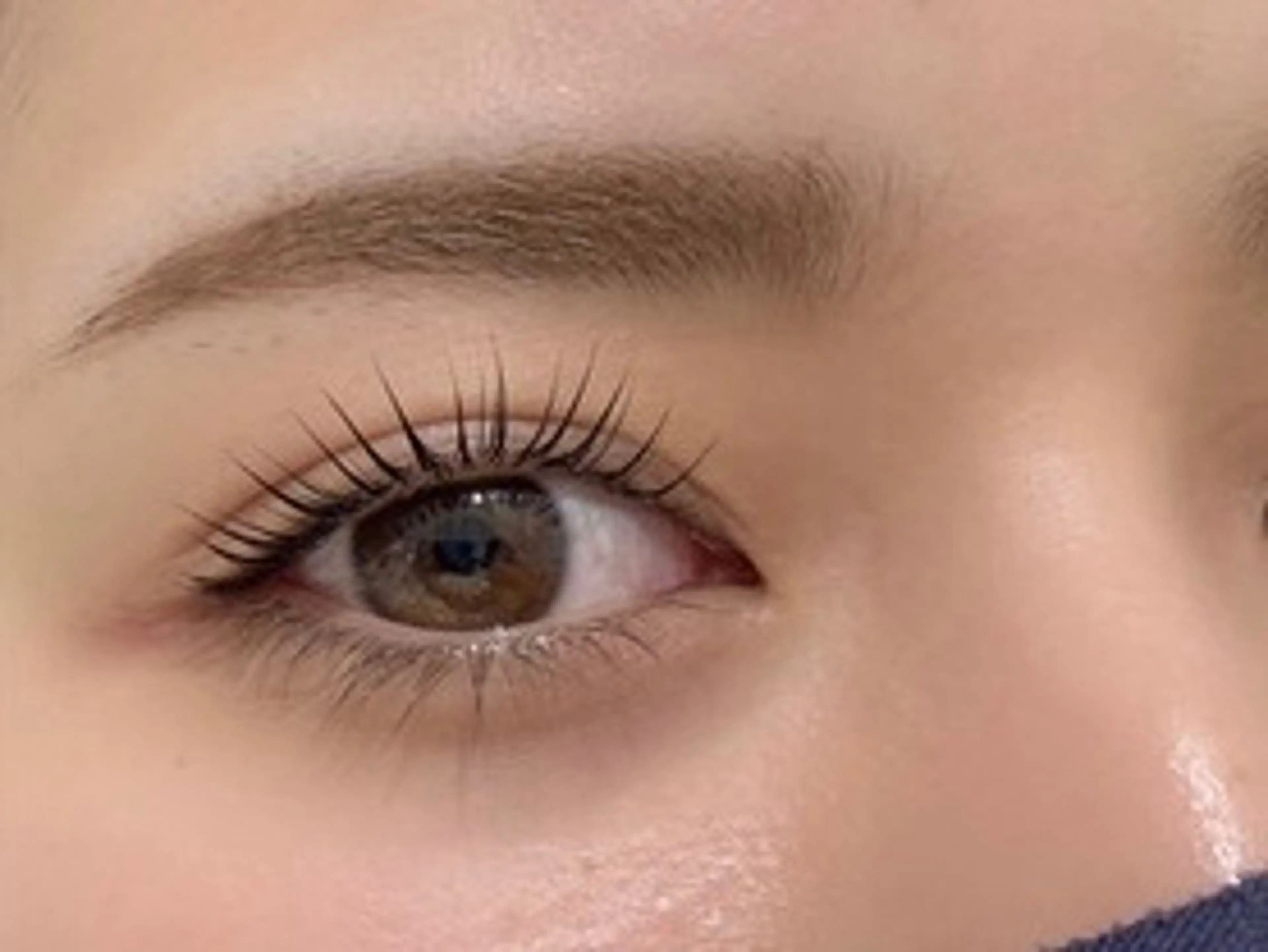 アイブロウ Lashiku BelleAyumiのマツエク・マツパデザイン