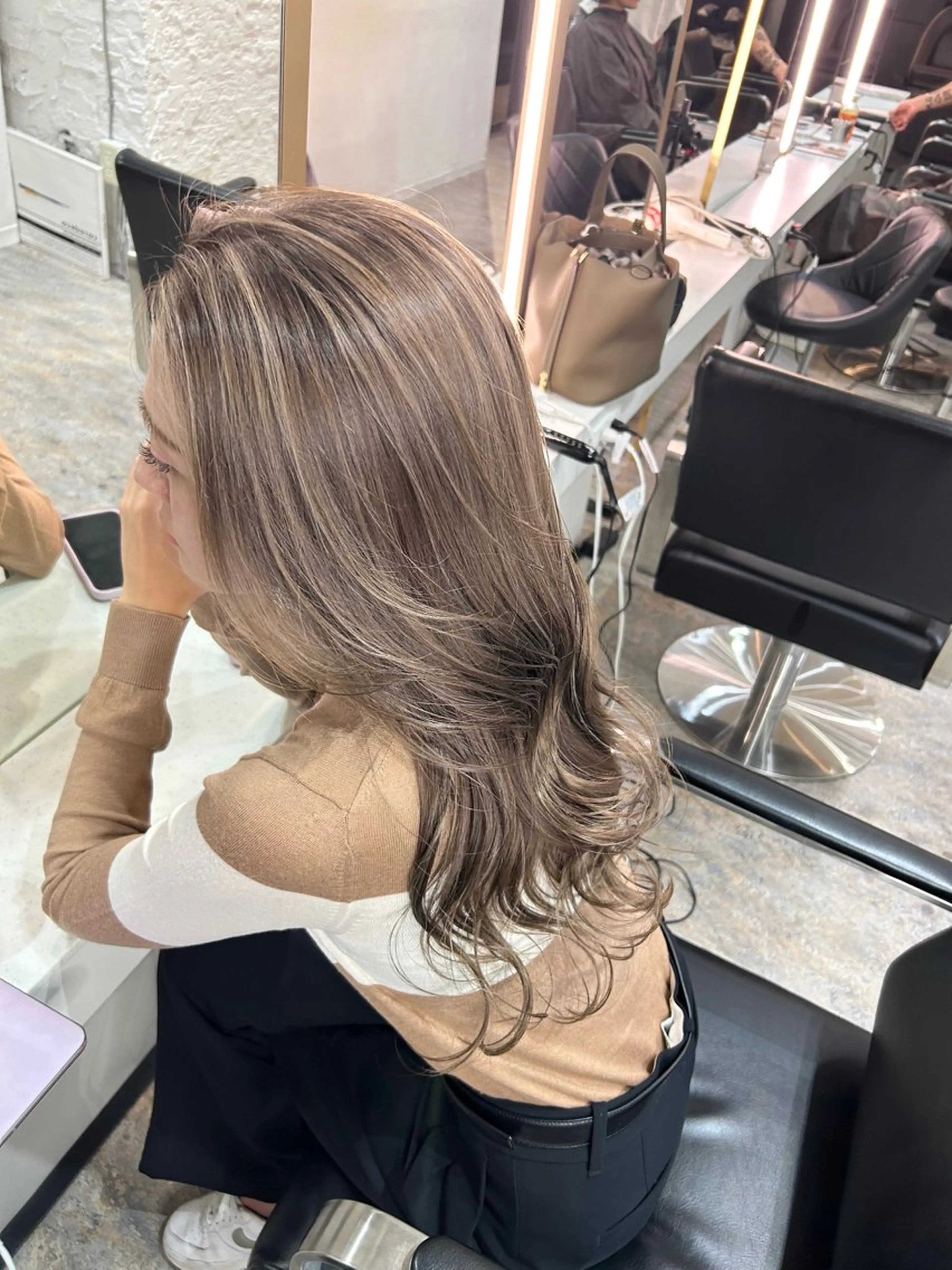 セミロング カラー グレージュ カット ヘアカラー トリートメント レイヤーカット BLend 渋谷のヘアスタイル