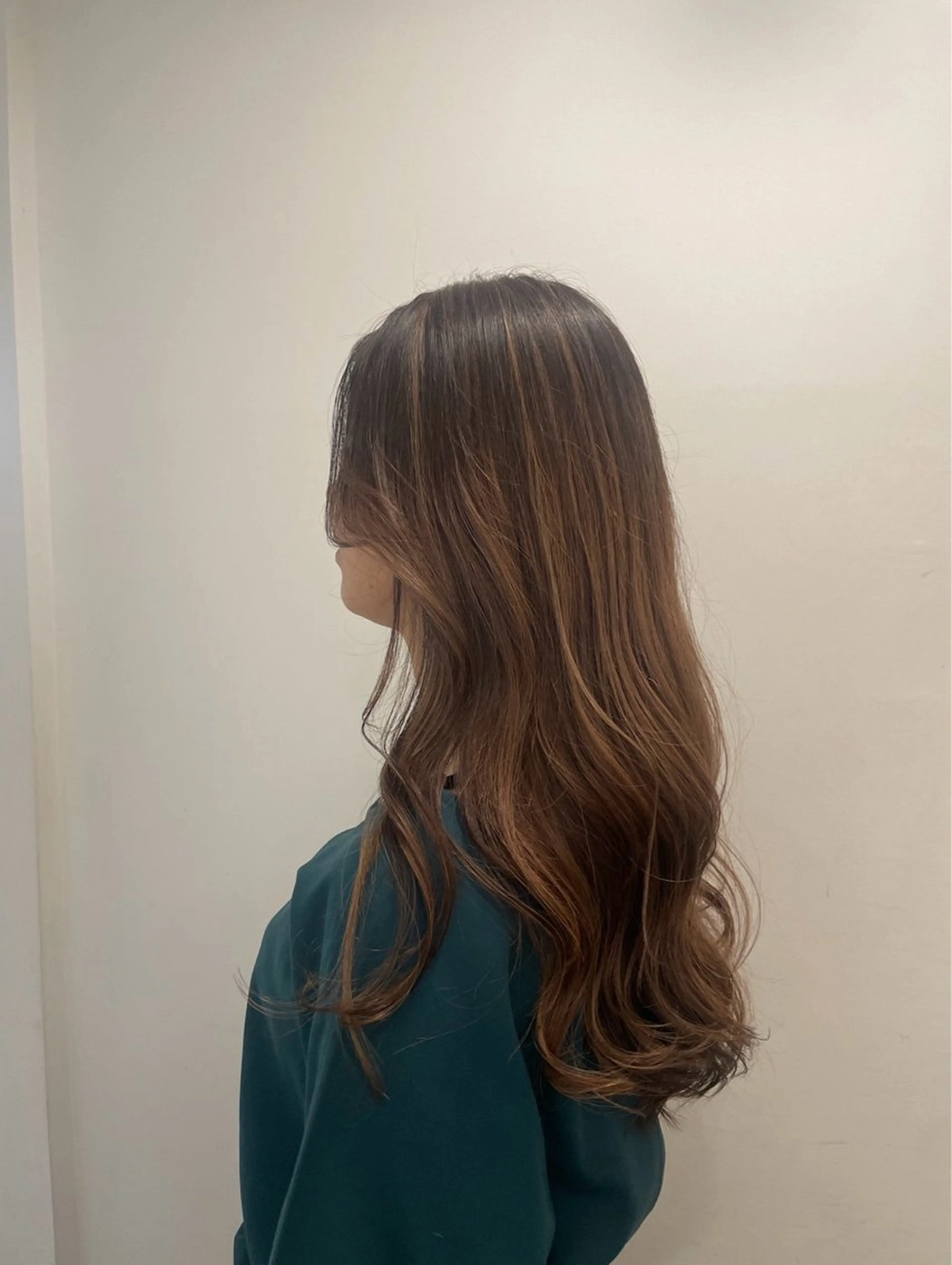 ロング ハイライト ヘアカラー 🎨透明感カラー/ ハイライト/近藤怜那のヘアスタイル