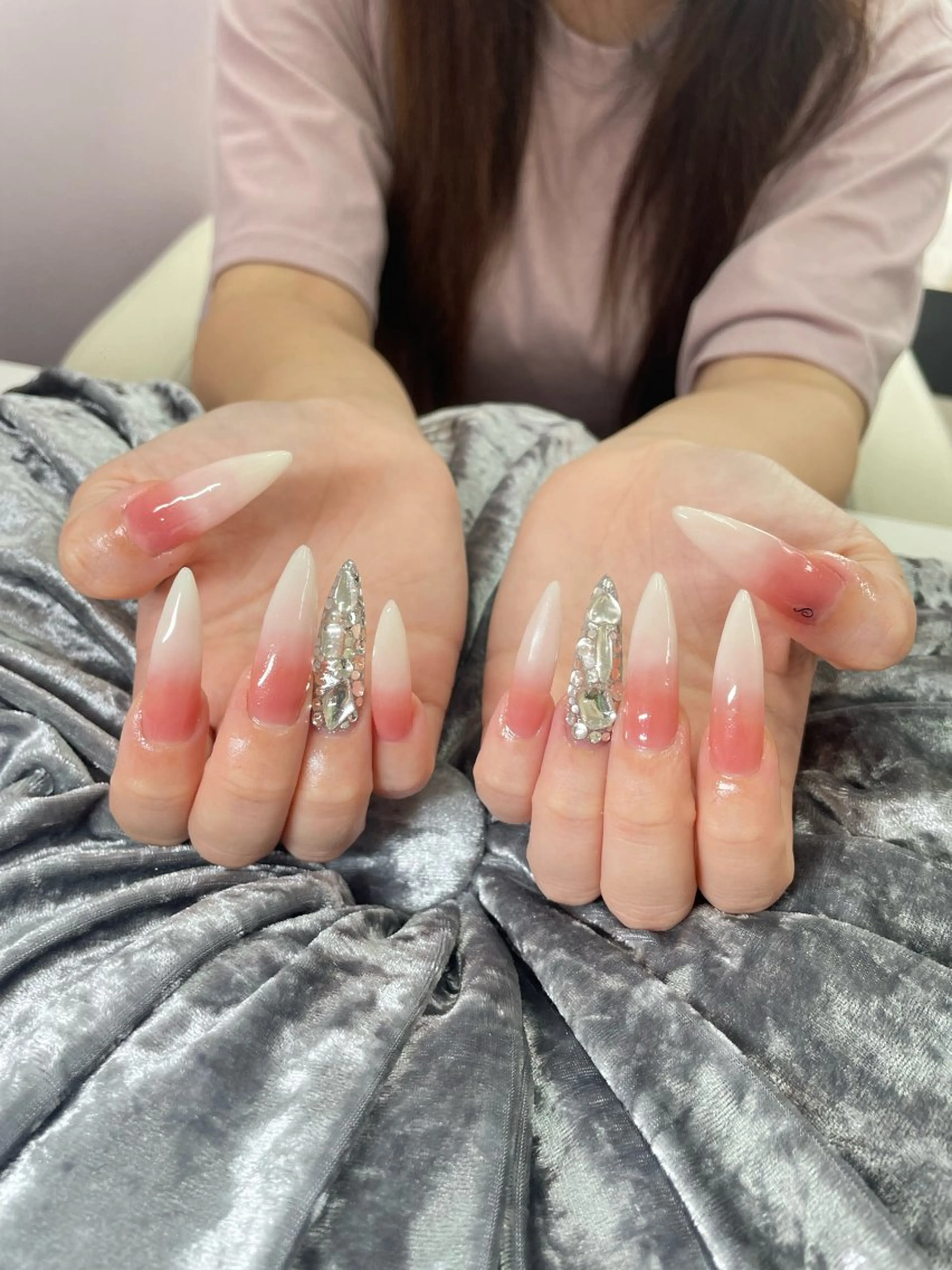 ネイル ハンドネイル Mumu眉毛,ネイル モデル募集中🪄のネイルデザイン