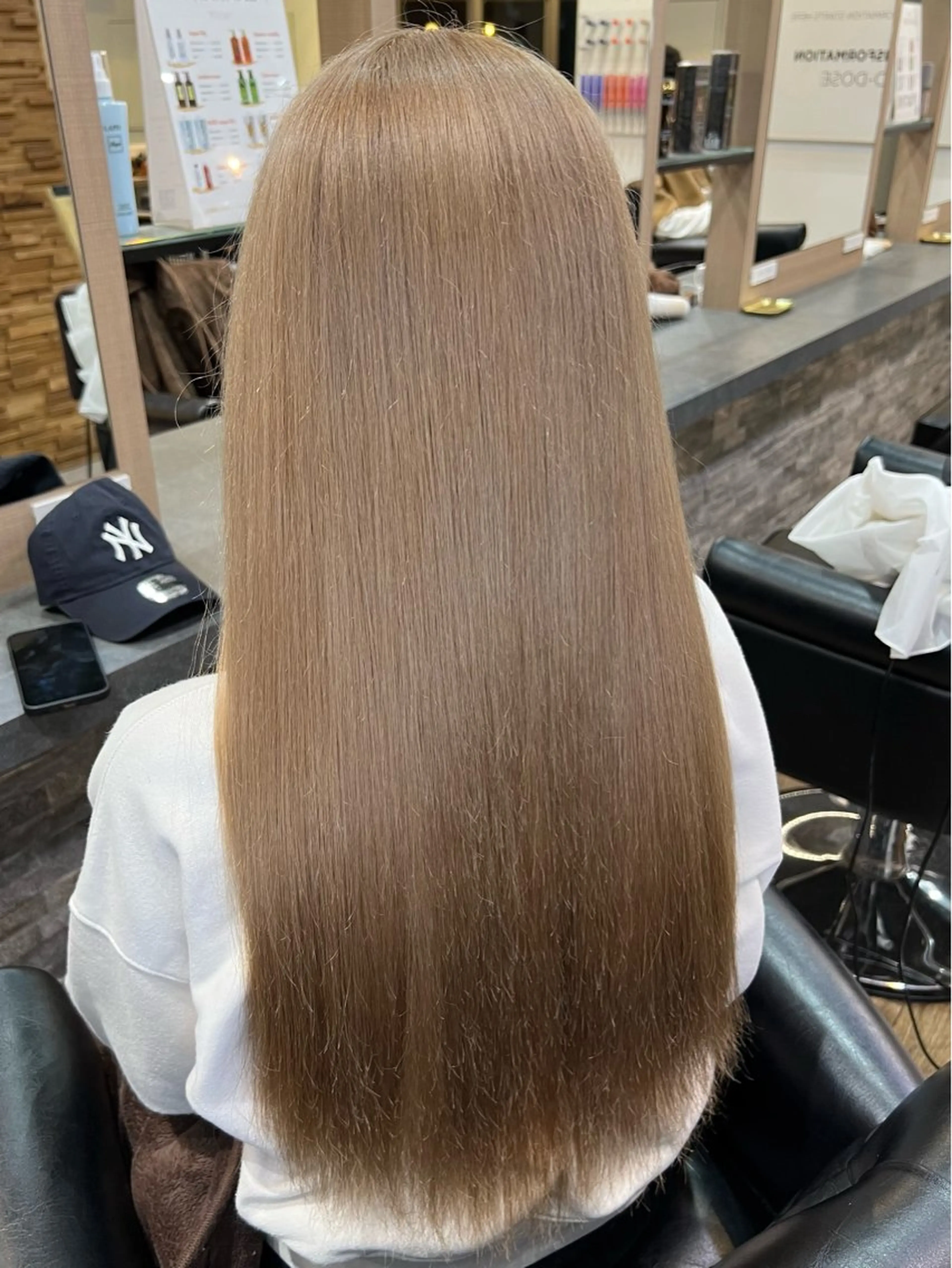 ロング カラー アッシュ アッシュブラウン ブリーチ ブラウンカラー ケアブリーチ ヘアカラー 横浜/エクステ特化× 艶カラー/あいかのヘアスタイル