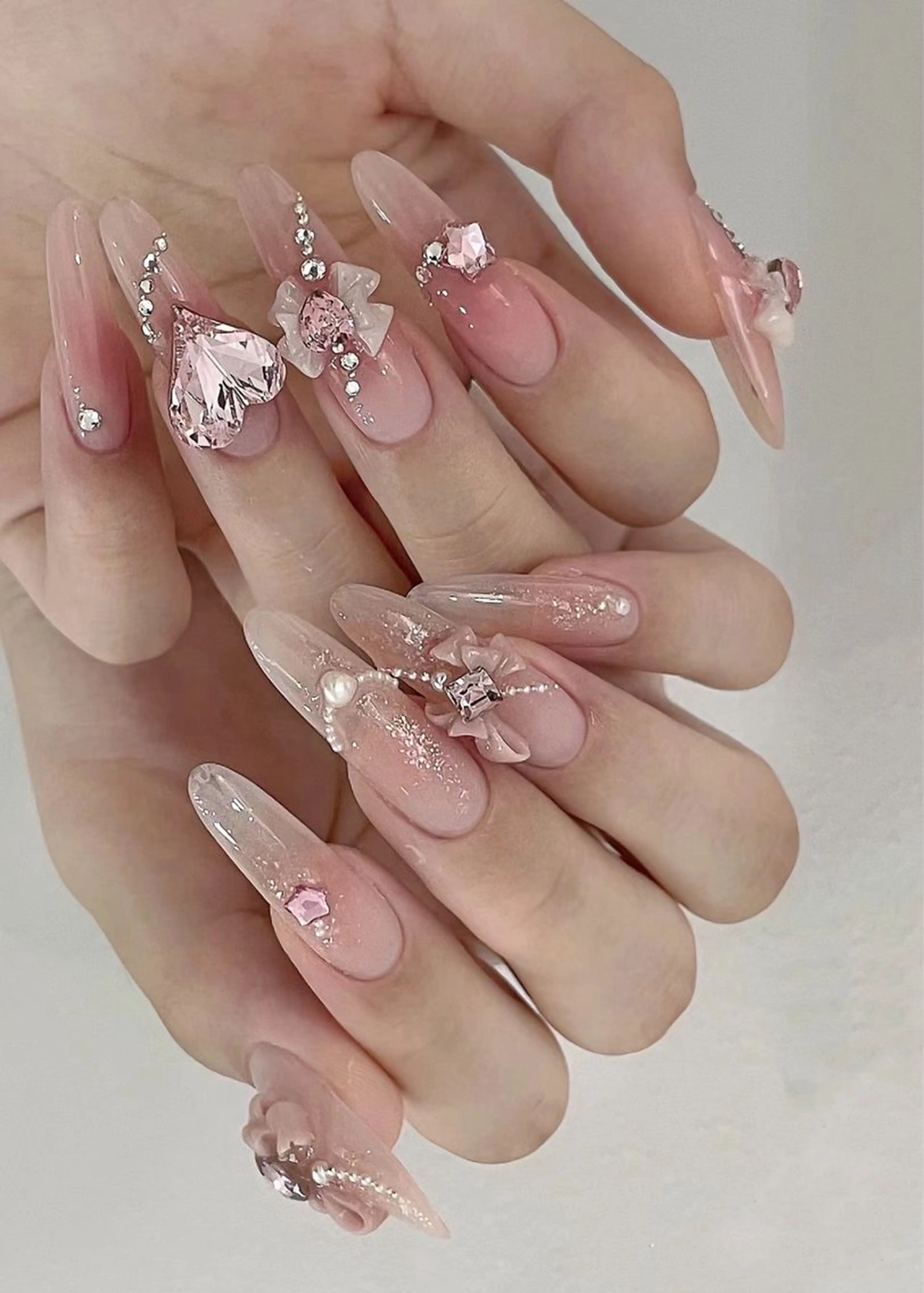 ネイル ☁️Yun nail Rin☁️のネイルデザイン