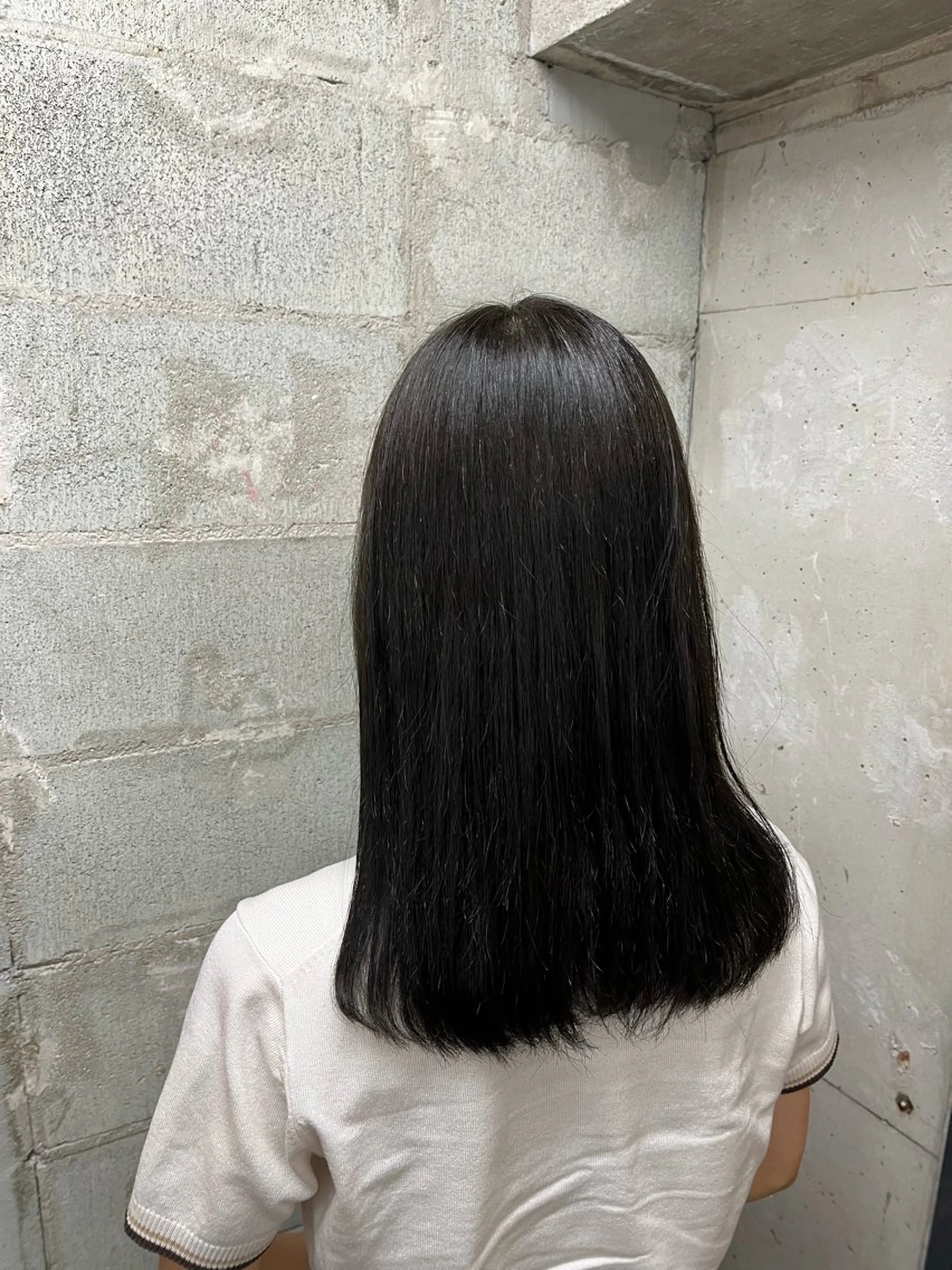 セミロング カラー ブリーチ オリーブカラー 薬院/駅近/ カラーモデル/募集中のヘアスタイル