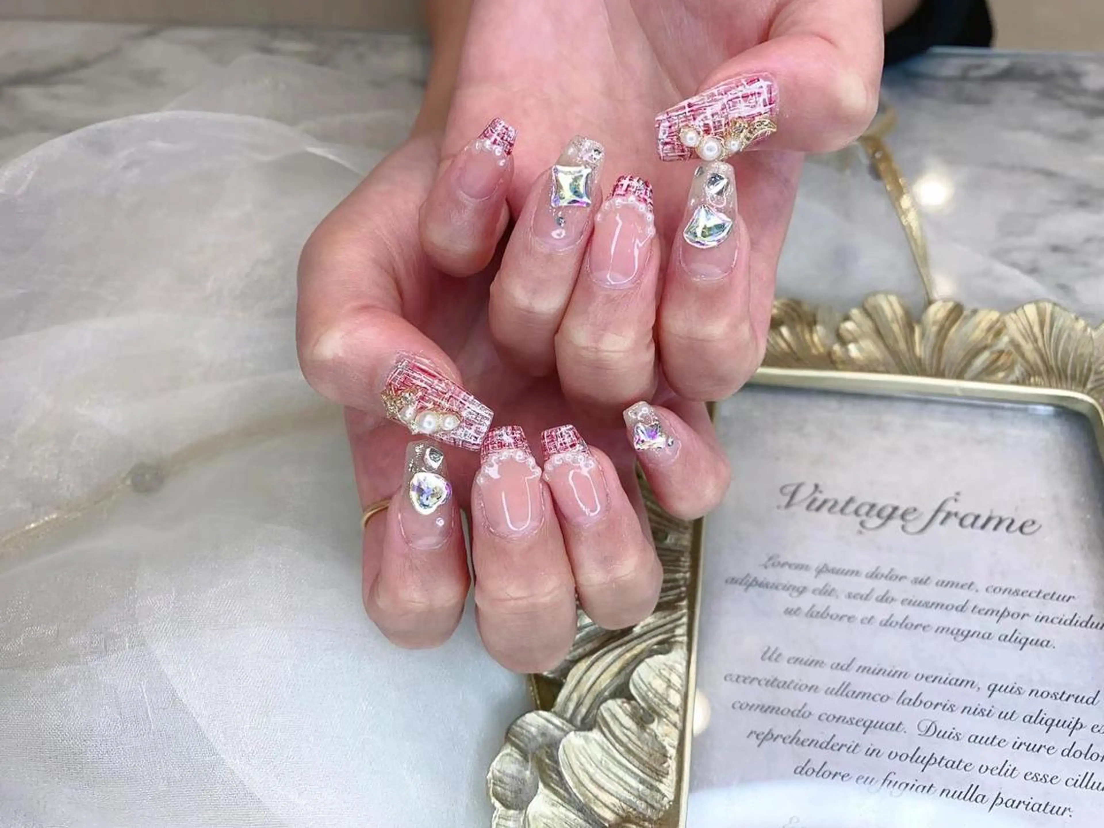 ネイル 赤色 ツイードネイル Babarla　Nail　Salon所属・babarla Nailのネイルデザイン