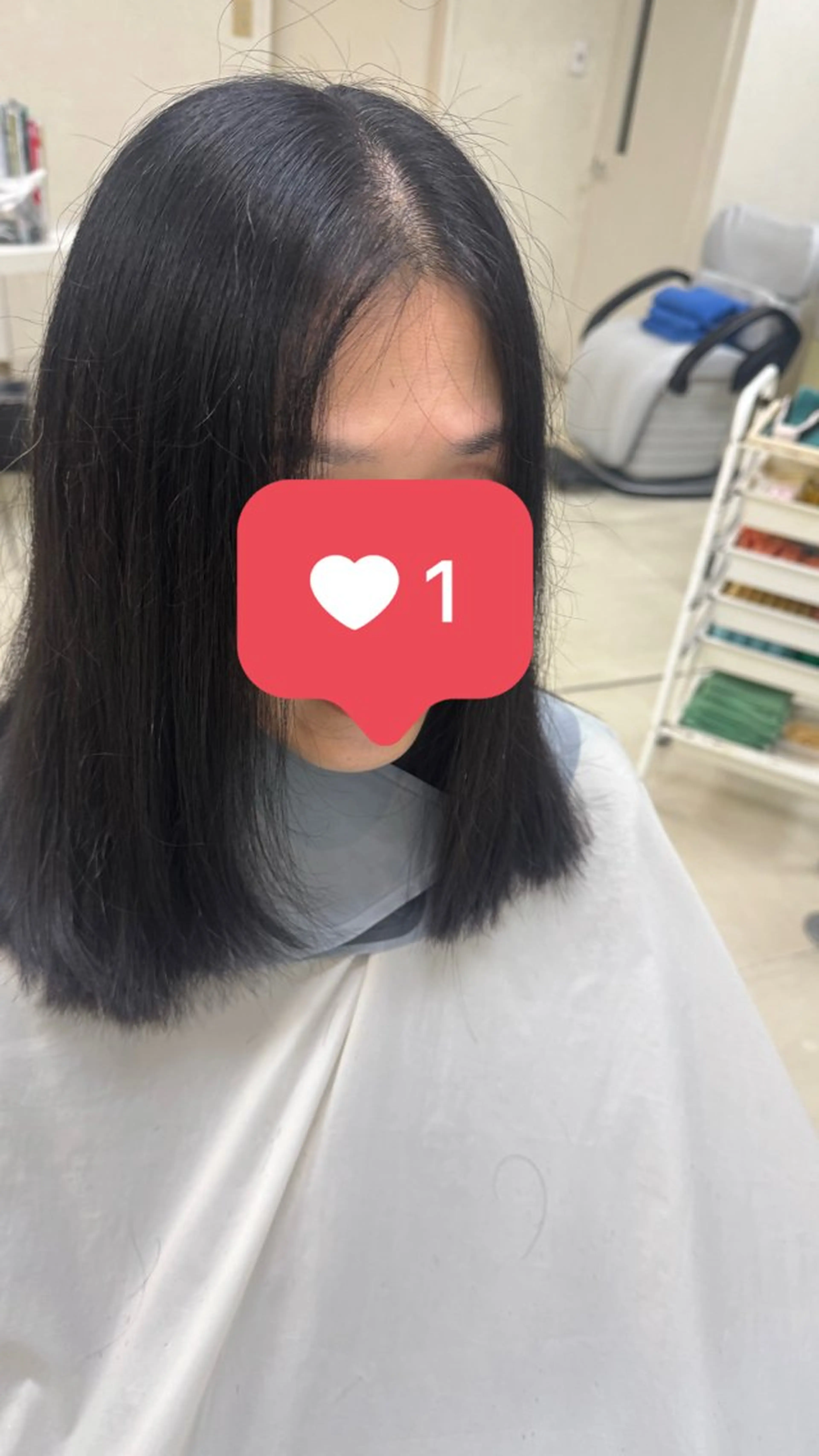 セミロング タカハシ リナのヘアスタイル