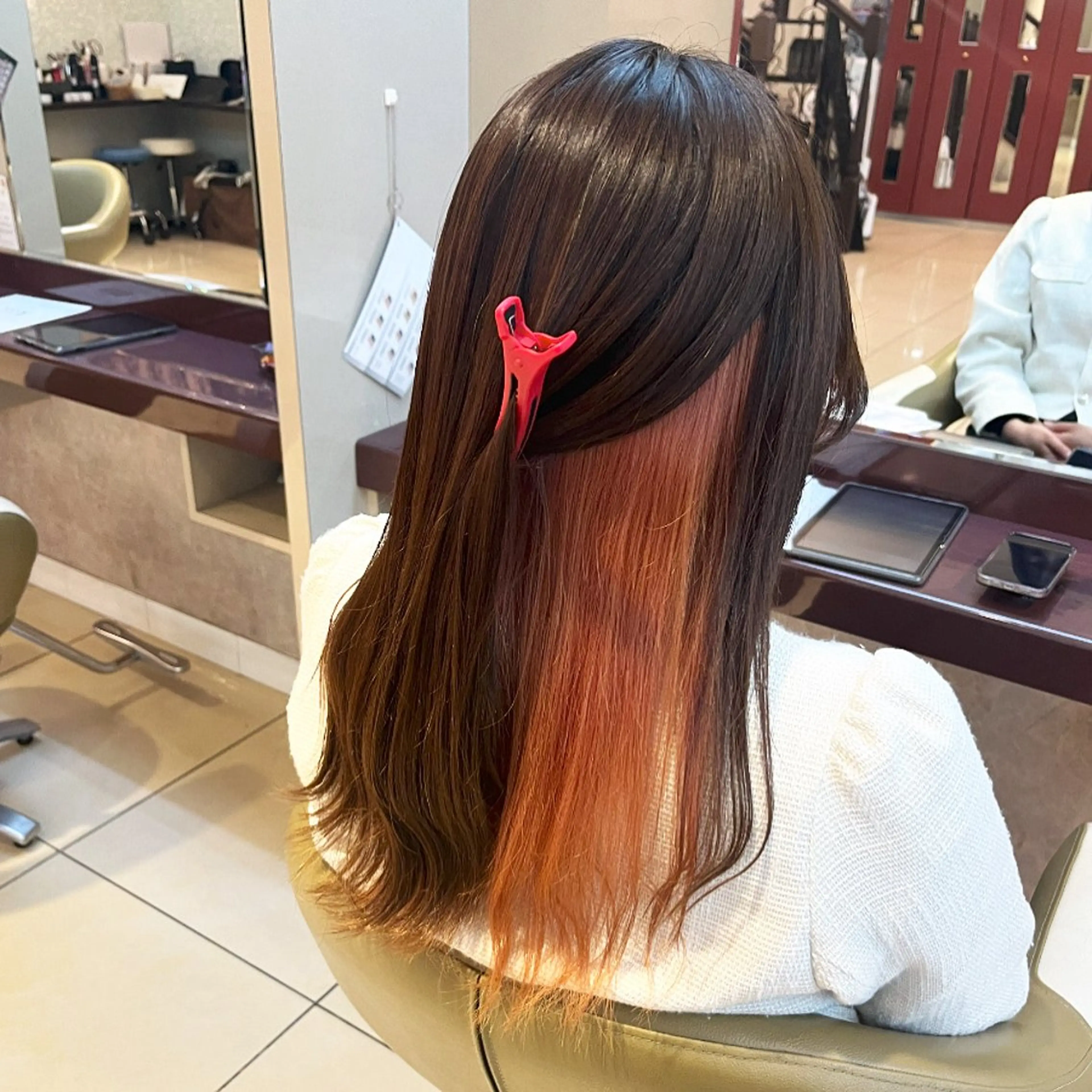 ロング ヘアカラー 八重樫 夢愛のヘアスタイル