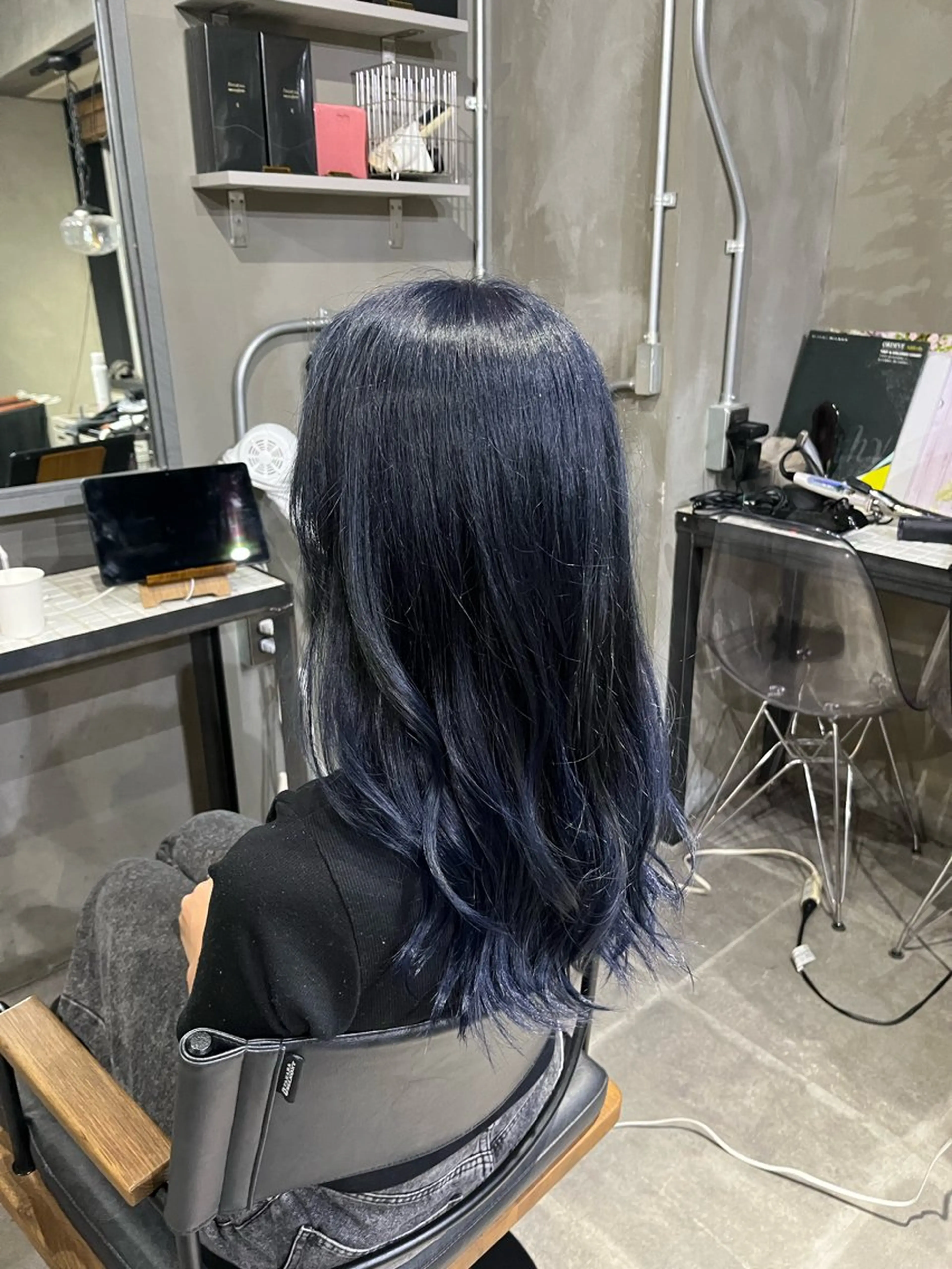 ミディアム カラー ブリーチ ブルーカラー ヘアカラー トリートメント 透明感♥韓国ヘア HINAのヘアスタイル