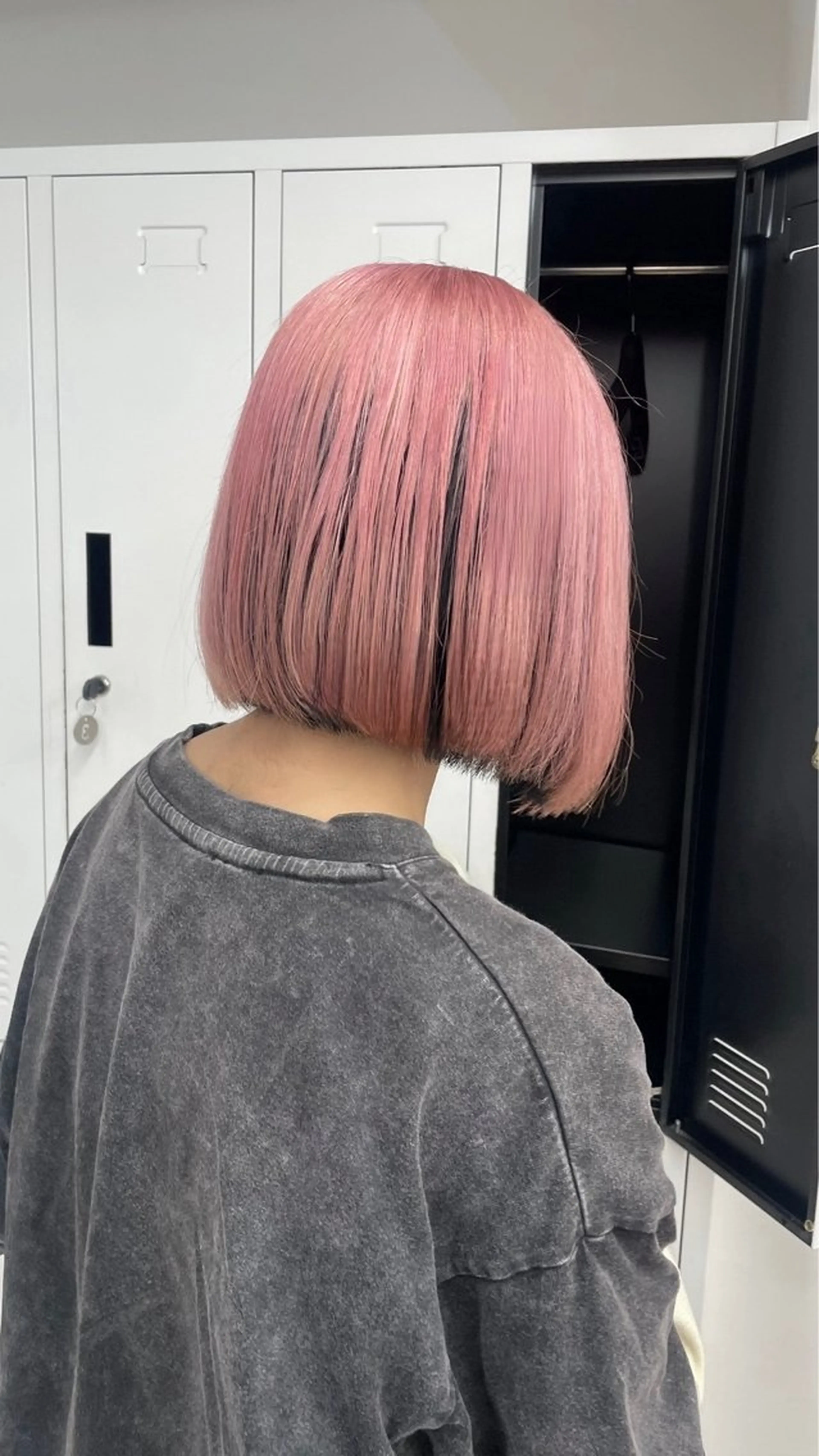 ミディアム カラー アッシュ ベージュカラー ブリーチ ブロンド ブロンドベージュ 💍透明感 💖艶ミルクティーのヘアスタイル