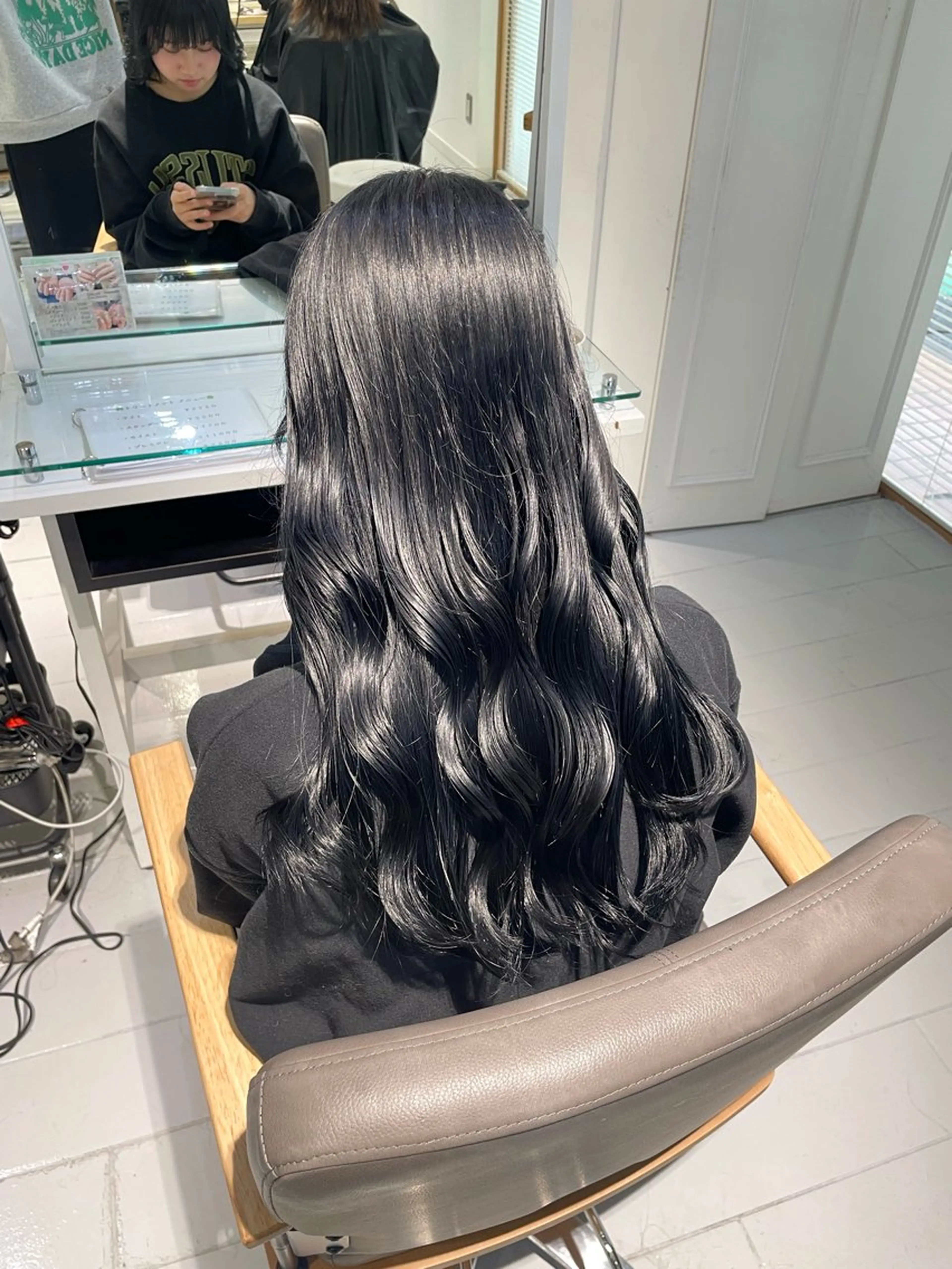 ロング カラー 黒髪 clan .のヘアスタイル