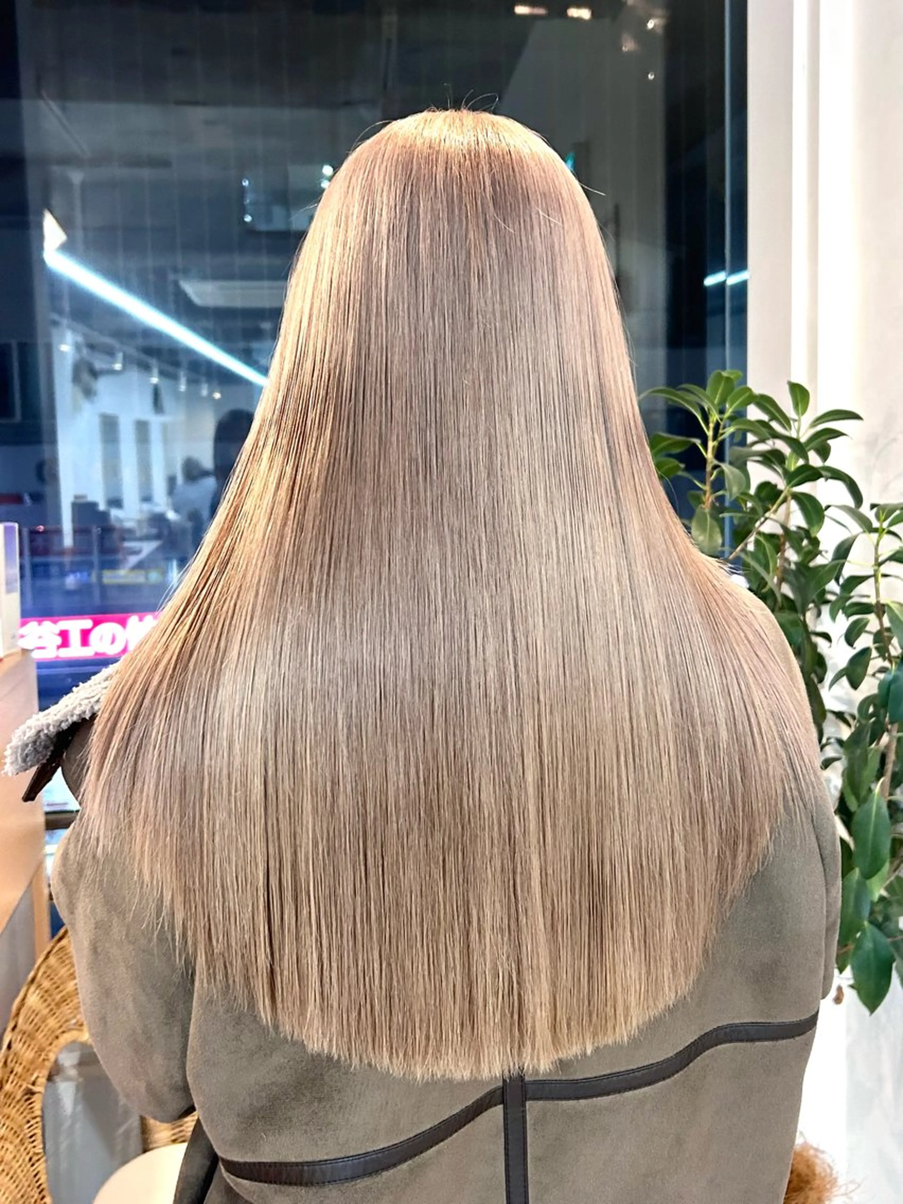 🩷圧倒的艶とダメージケア🩷メンテナンスカット＋前処理付きケアブリーチ＋髪質改善カラー＋3step補修tr+超音波の写真