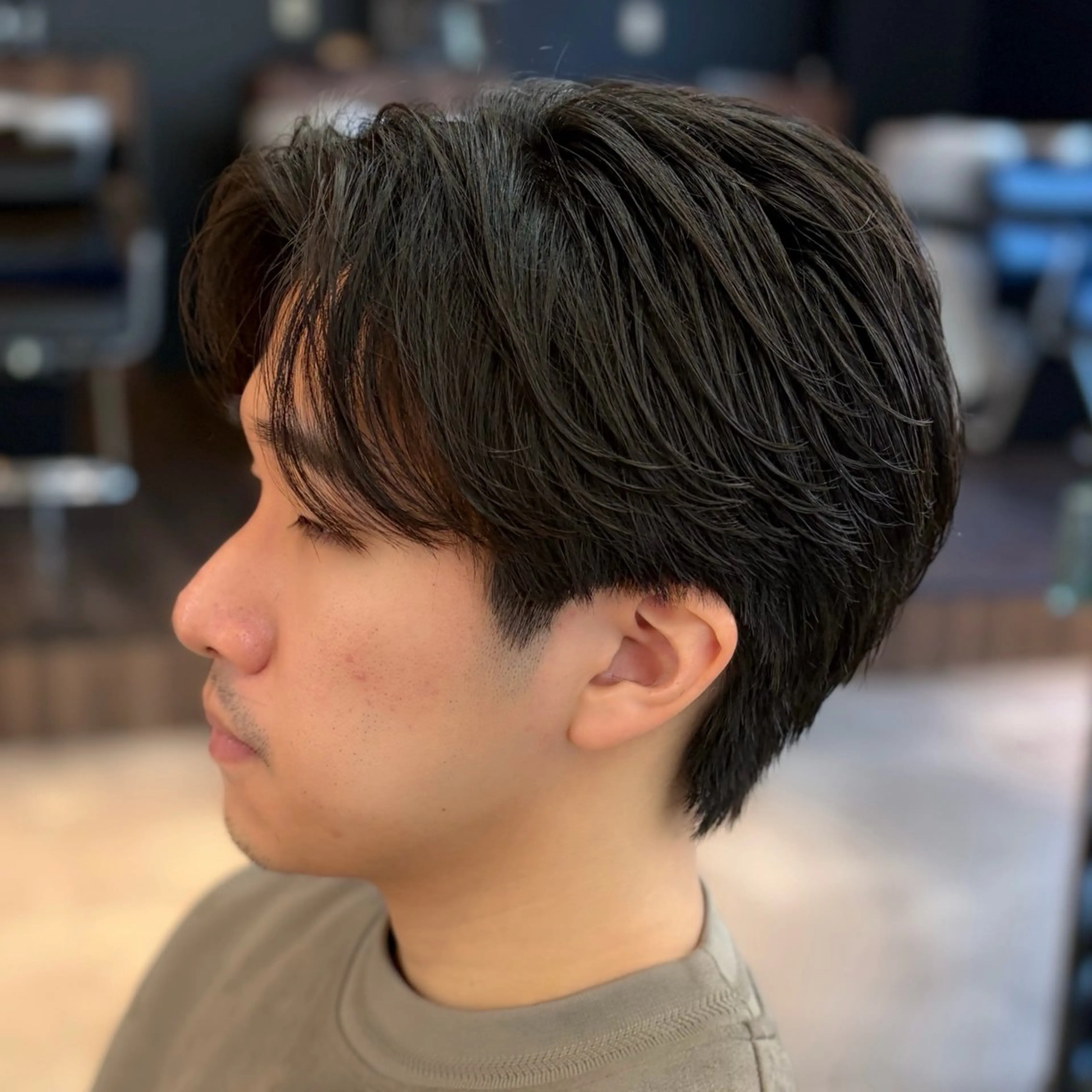 パーマ メンズ センターパート メンズ韓国風 メンズパーマ ニュアンスパーマ カット パーマ 男の理想を叶える🔥 メンズパーマ特化｜関のヘアスタイル