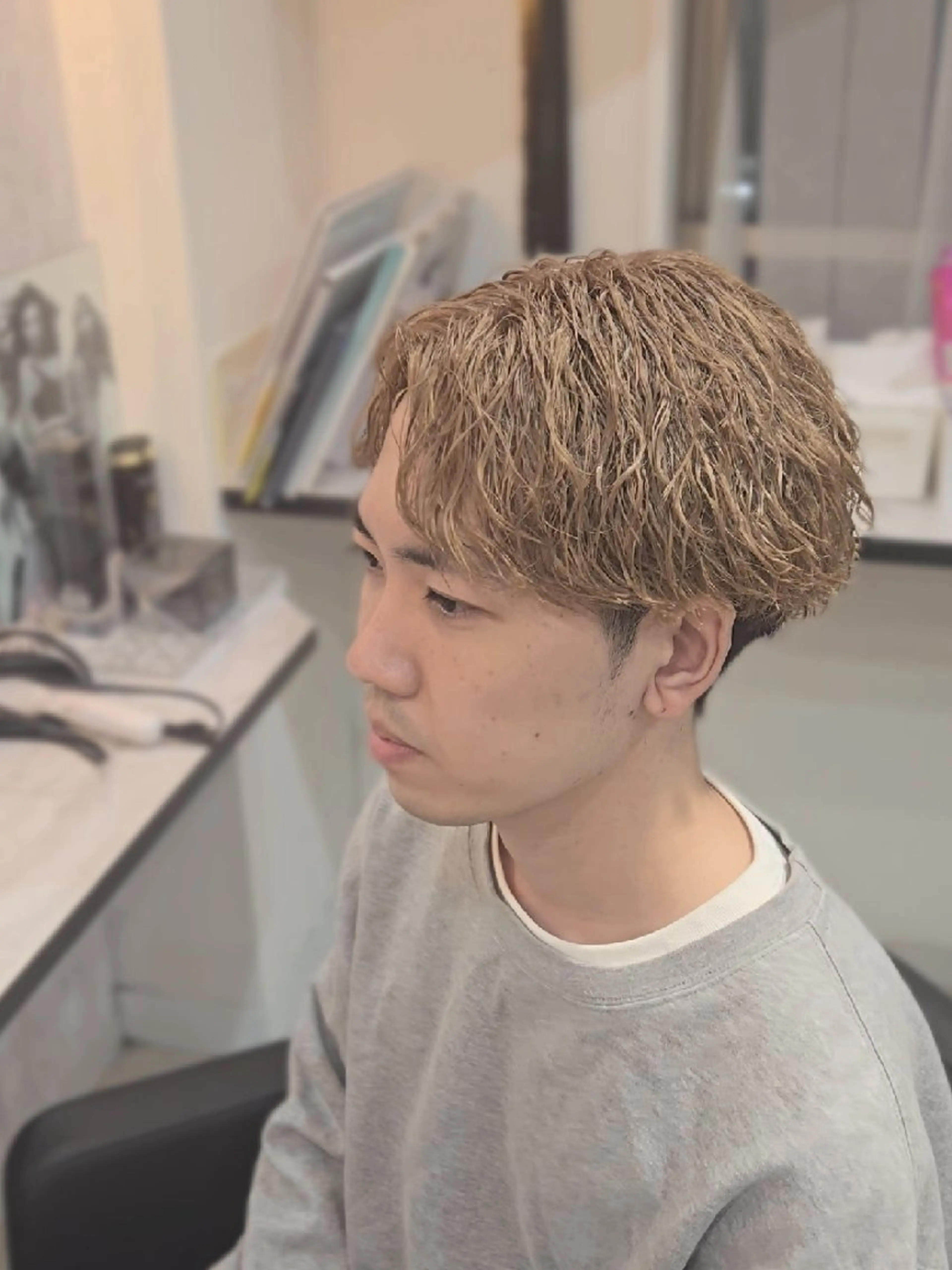 メンズカット×ブリーチカラー×パーマの写真