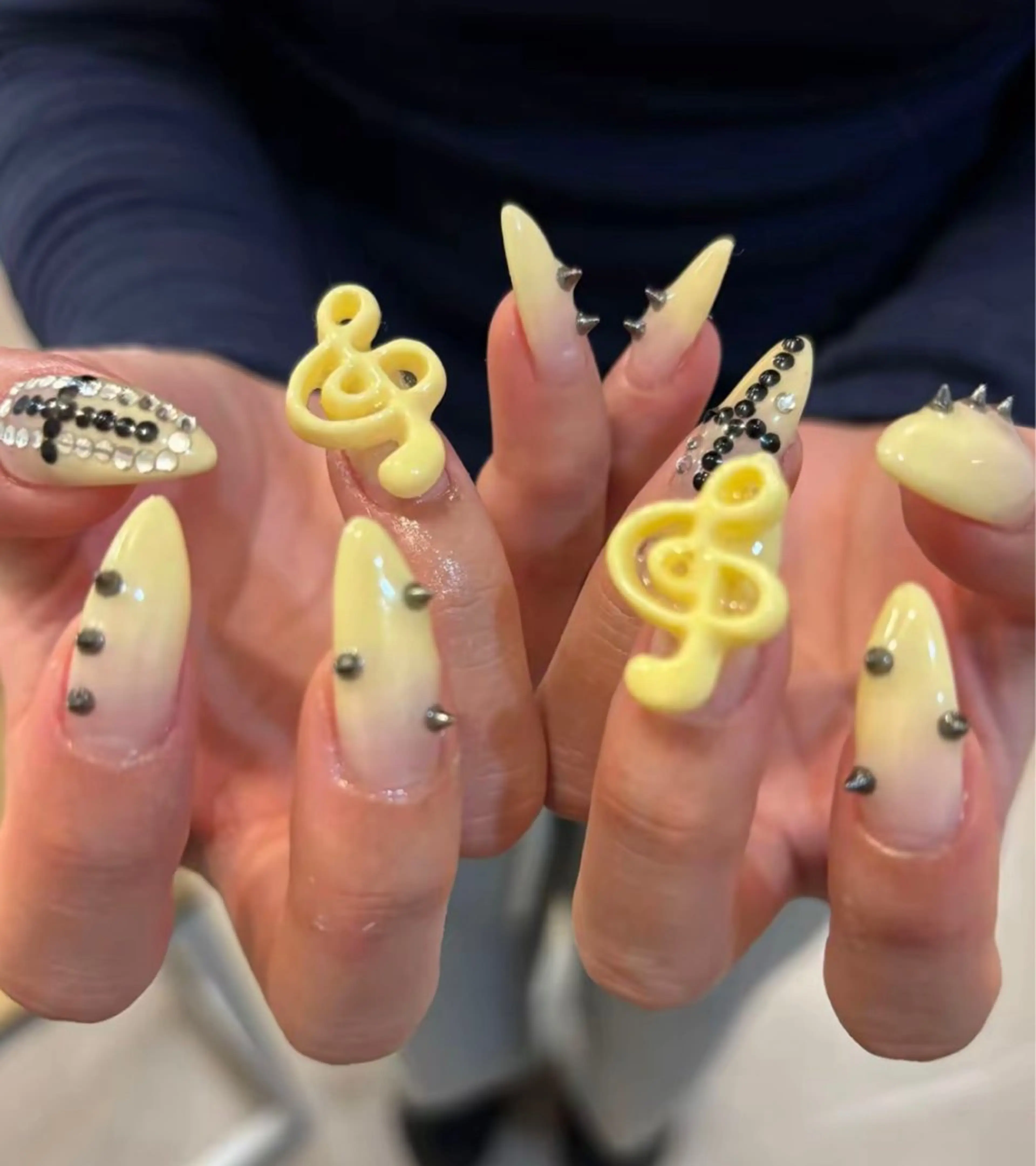 ネイル ハンドネイル NiJi Nailsのネイルデザイン
