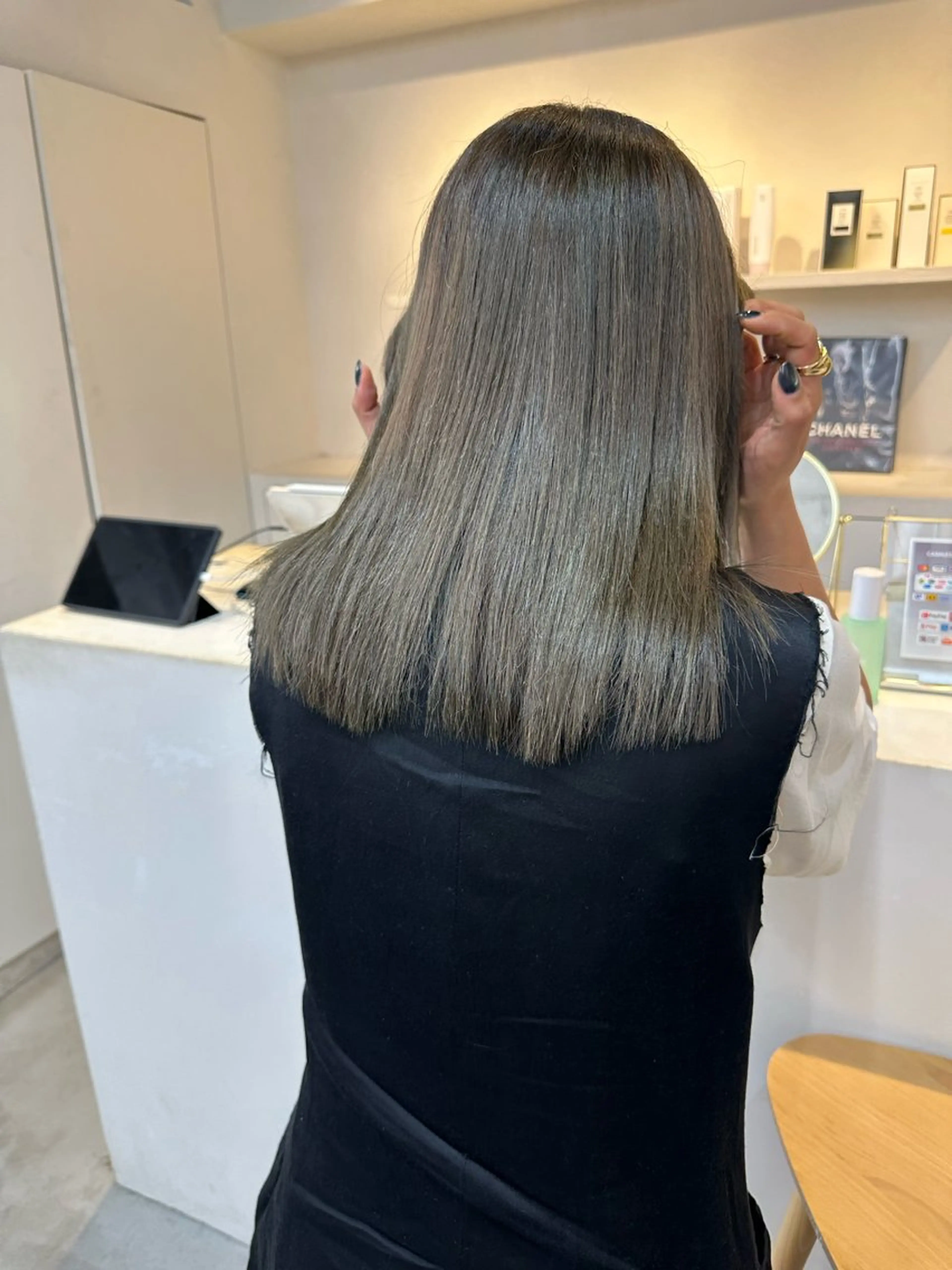 ミディアム カラー ブリーチ 透明感カラー ダブルカラー ブリーチなしカラー ヘアカラー トリートメント 艶カラー/暖色 /縮毛/メンズヘアのヘアスタイル