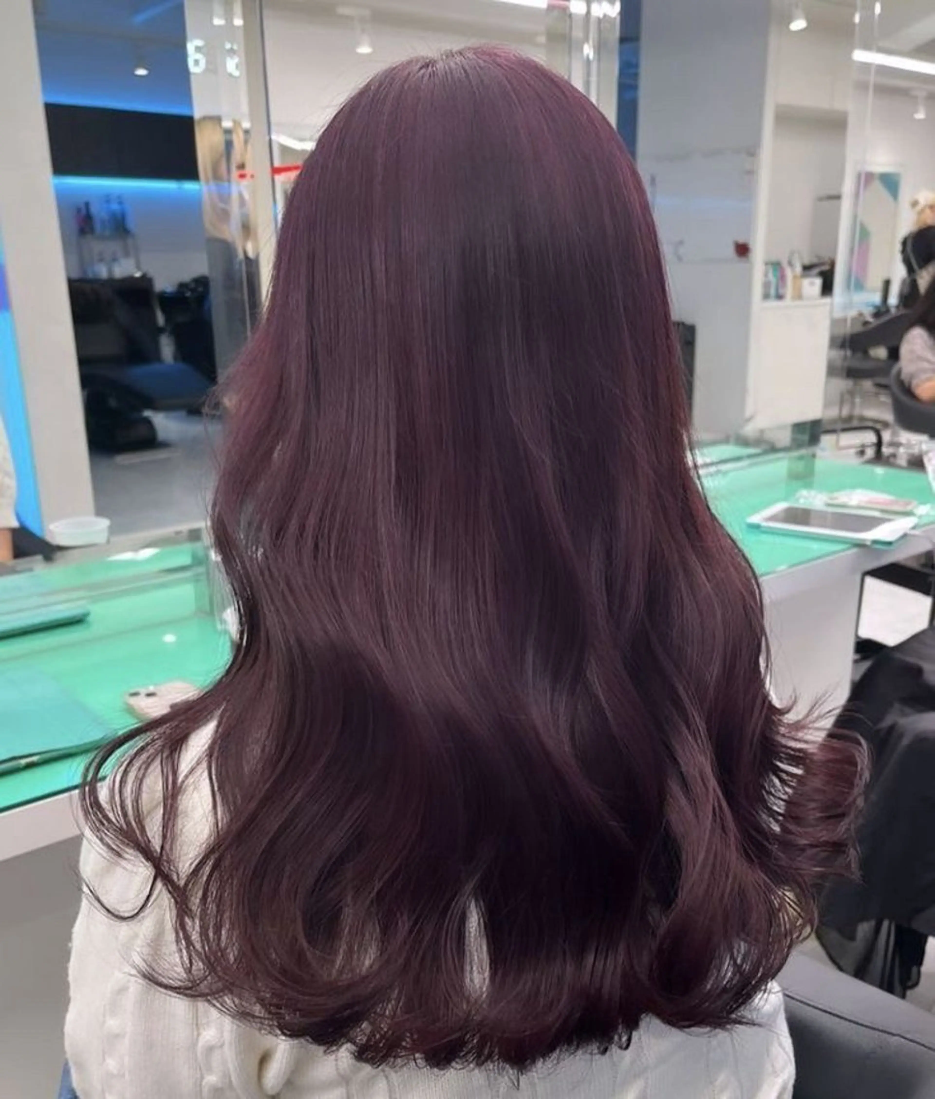 セミロング カラー ヘアアレンジ 🫧モテる💗ダメー ジレスハイトーン🫧のヘアスタイル