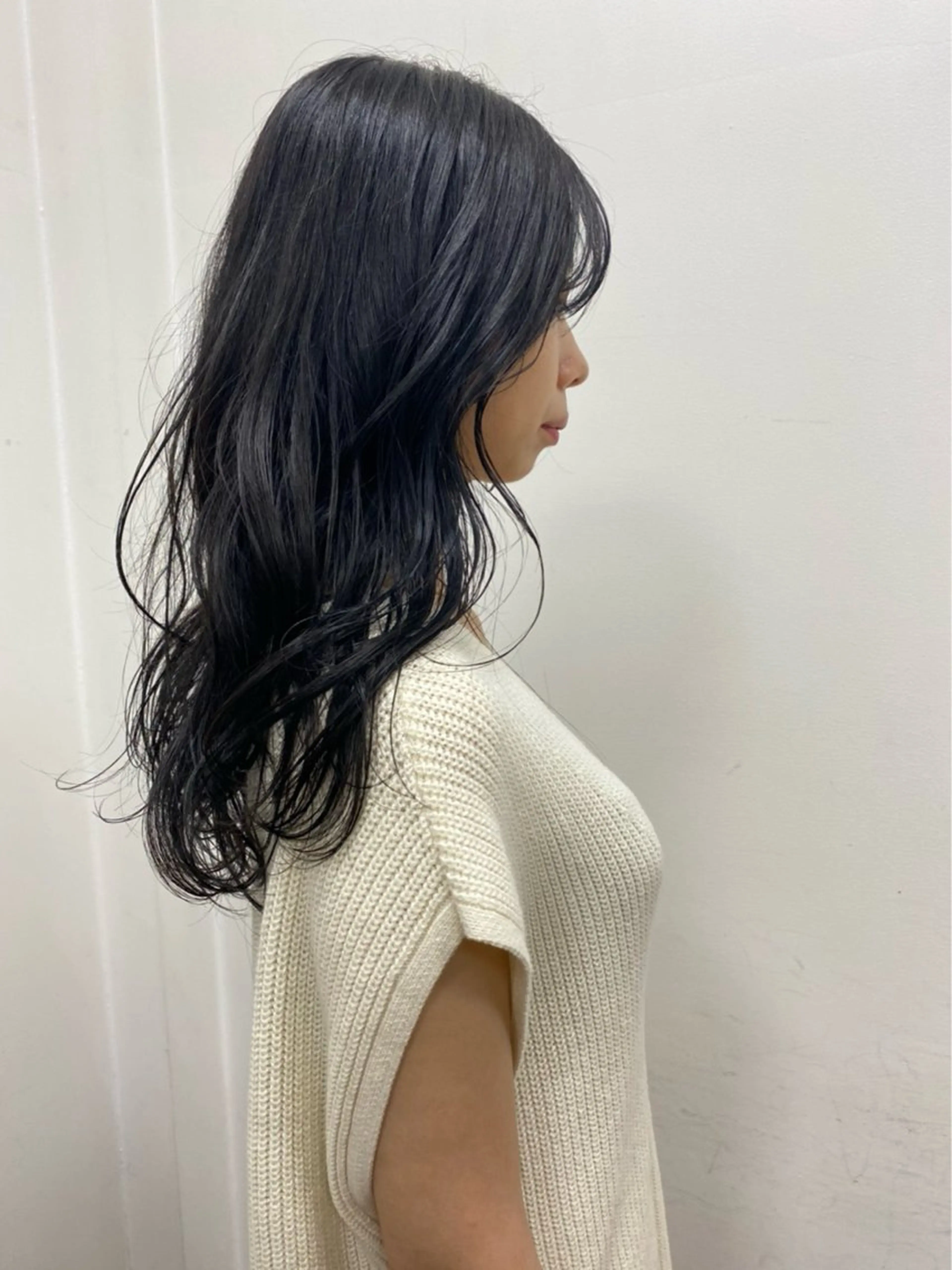 カラー 黒髪 ブルーカラー ブルーブラック 元島海聖 DIVADIVOのヘアスタイル