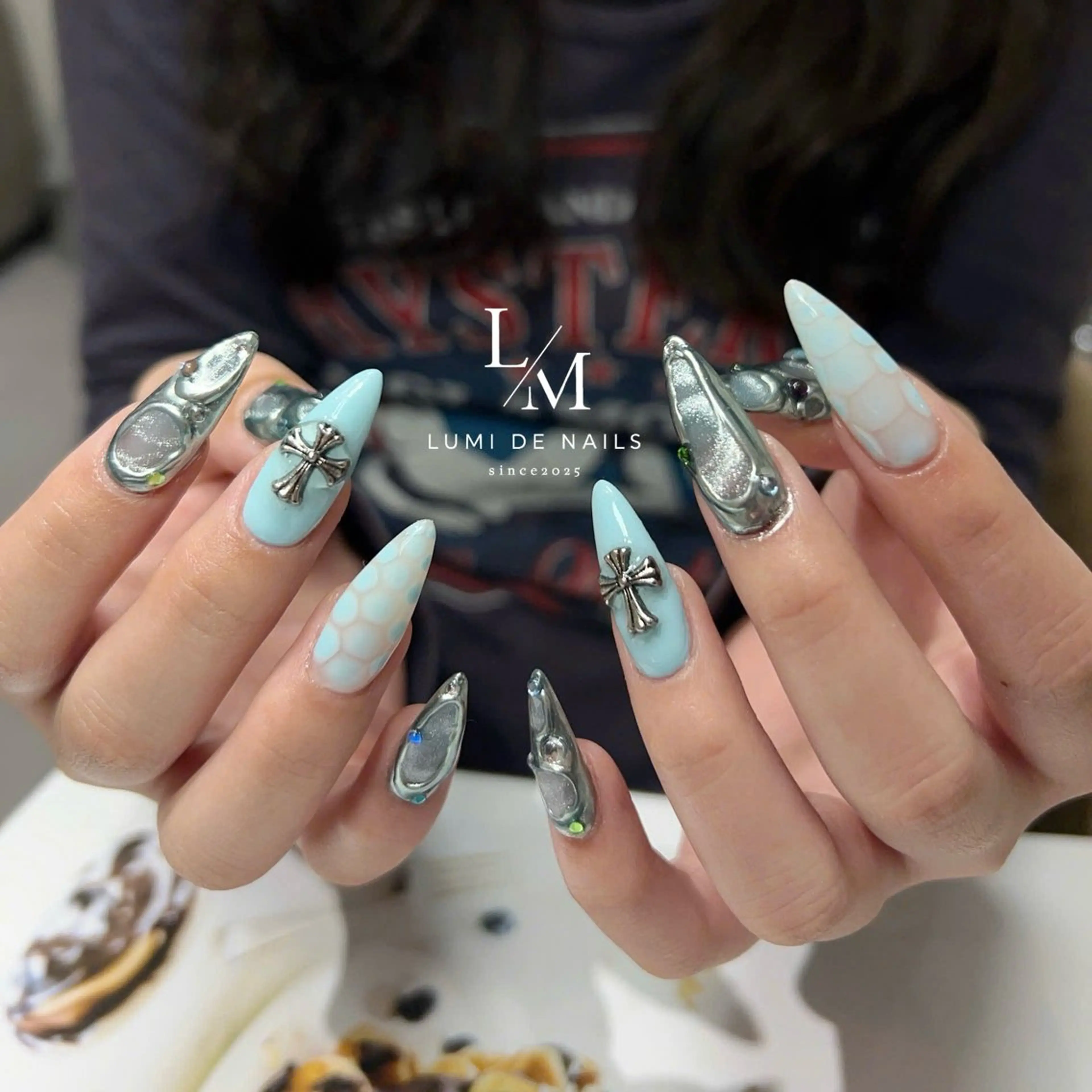 ネイル グラデーション ラメ(グリッター) マグネットネイル ミラーネイル ニュアンスネイル ハンドネイル Lumi de nailsのネイルデザイン