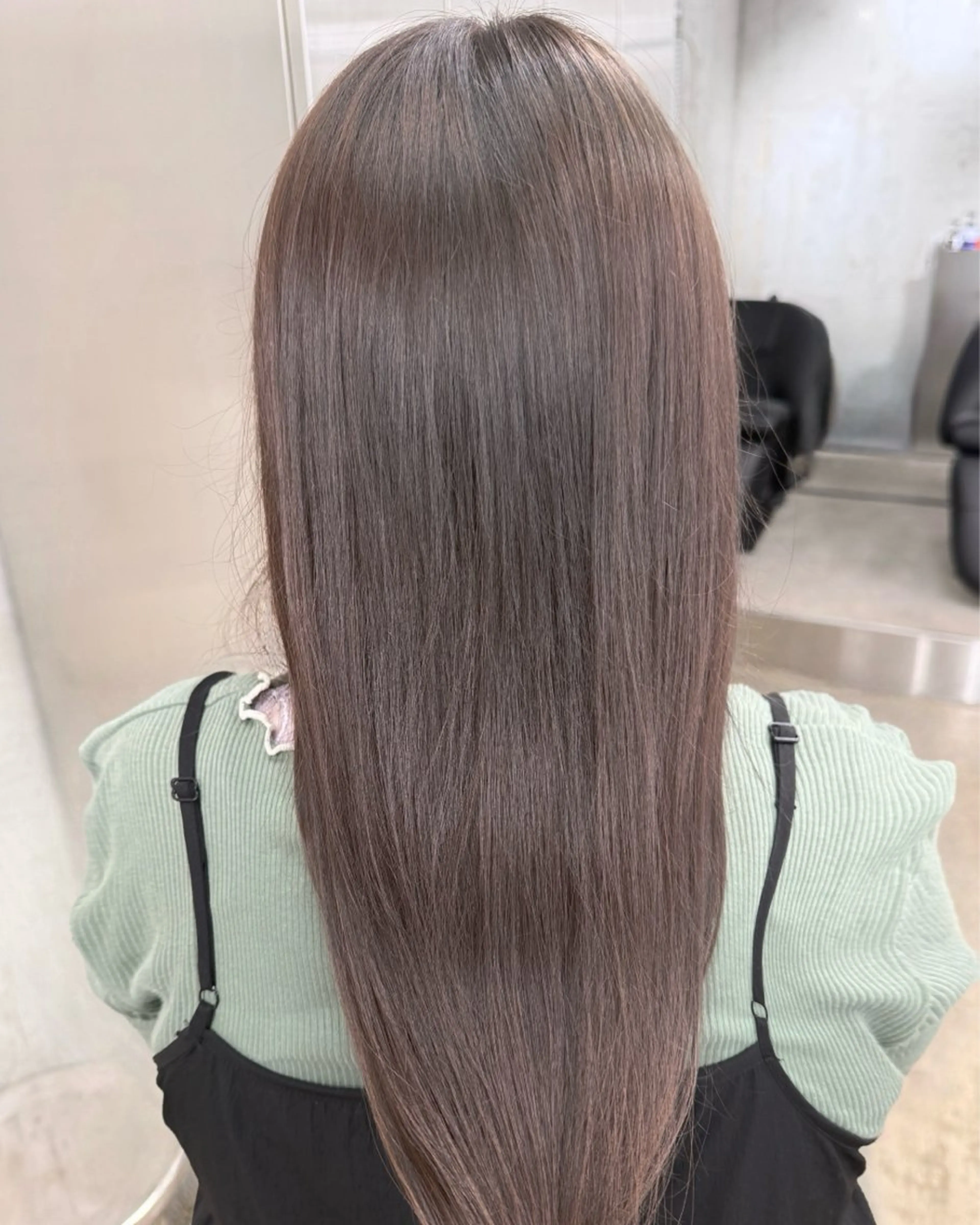 ロング カラー グレージュ ラベンダーカラー ラベンダーグレージュ ラベンダーグレー カット ヘアカラー トリートメント 高橋大樹/グレージュ 透明感/髪質改善のヘアスタイル