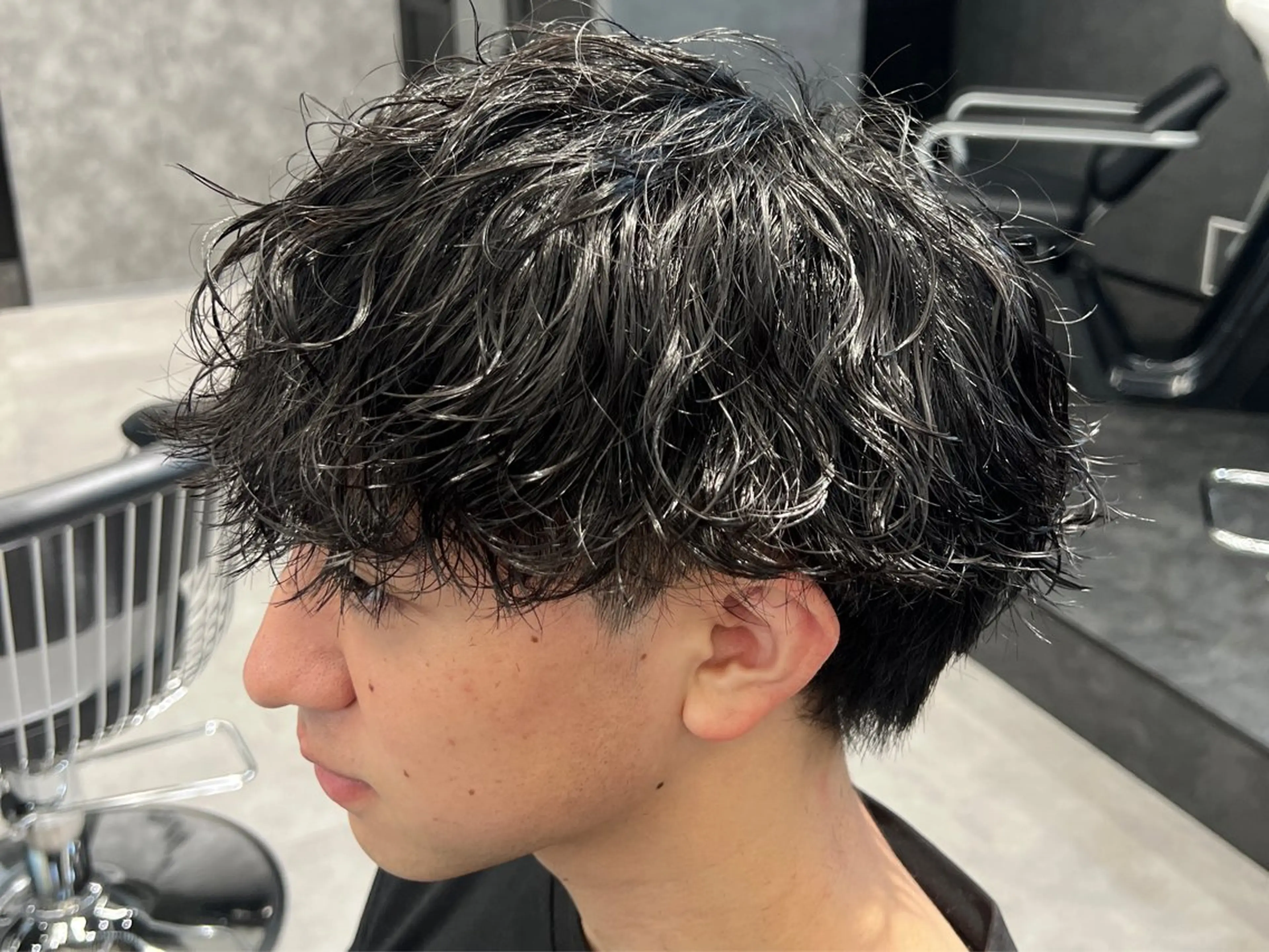 ミディアム パーマ メンズ ✨️ツイスパ波巻き特 化小杉澪生✨️のヘアスタイル