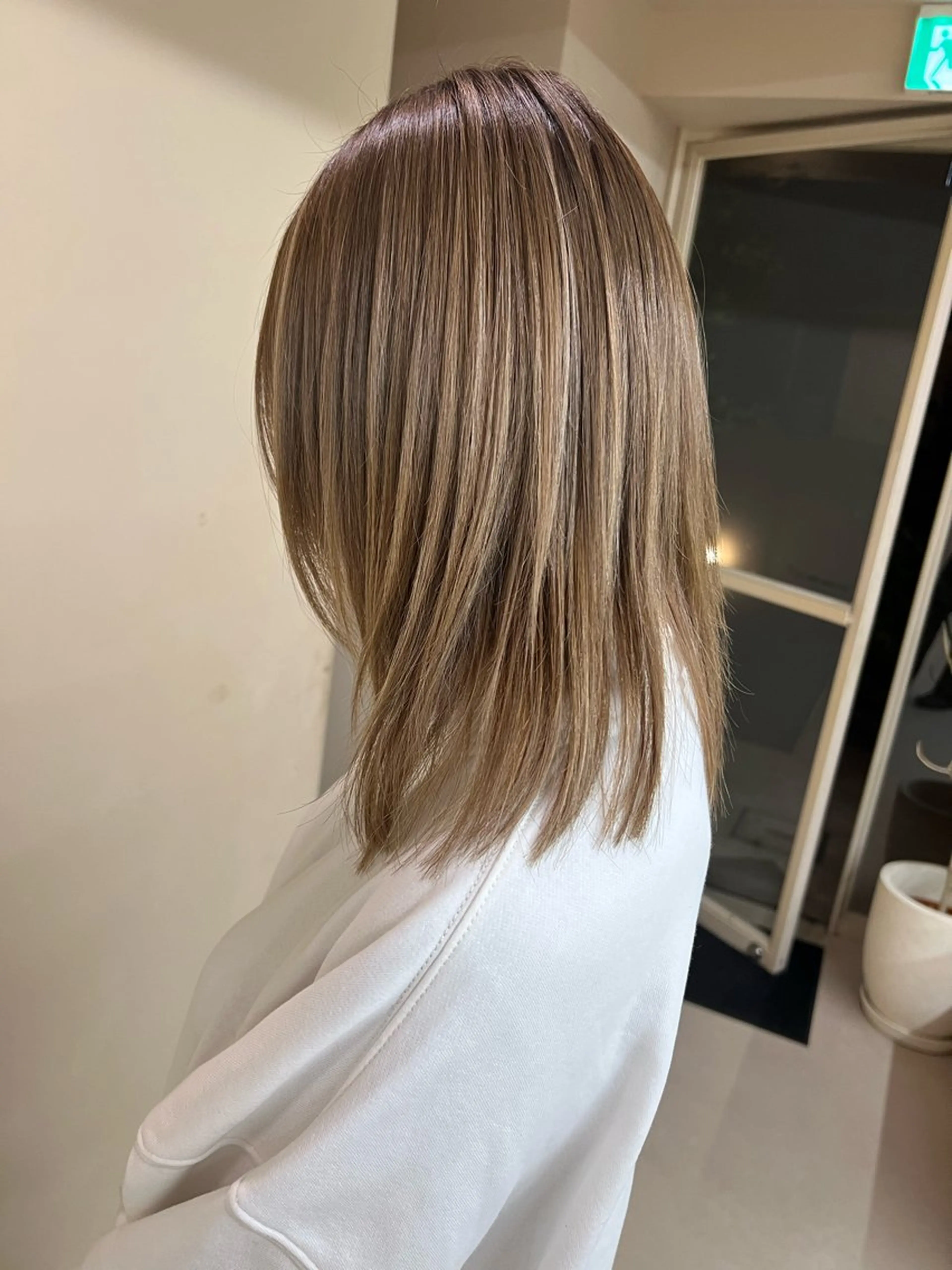 カラー 透明感カラー ハイライトカラー ヘアカラー トリートメント kento レイヤーカットのヘアスタイル