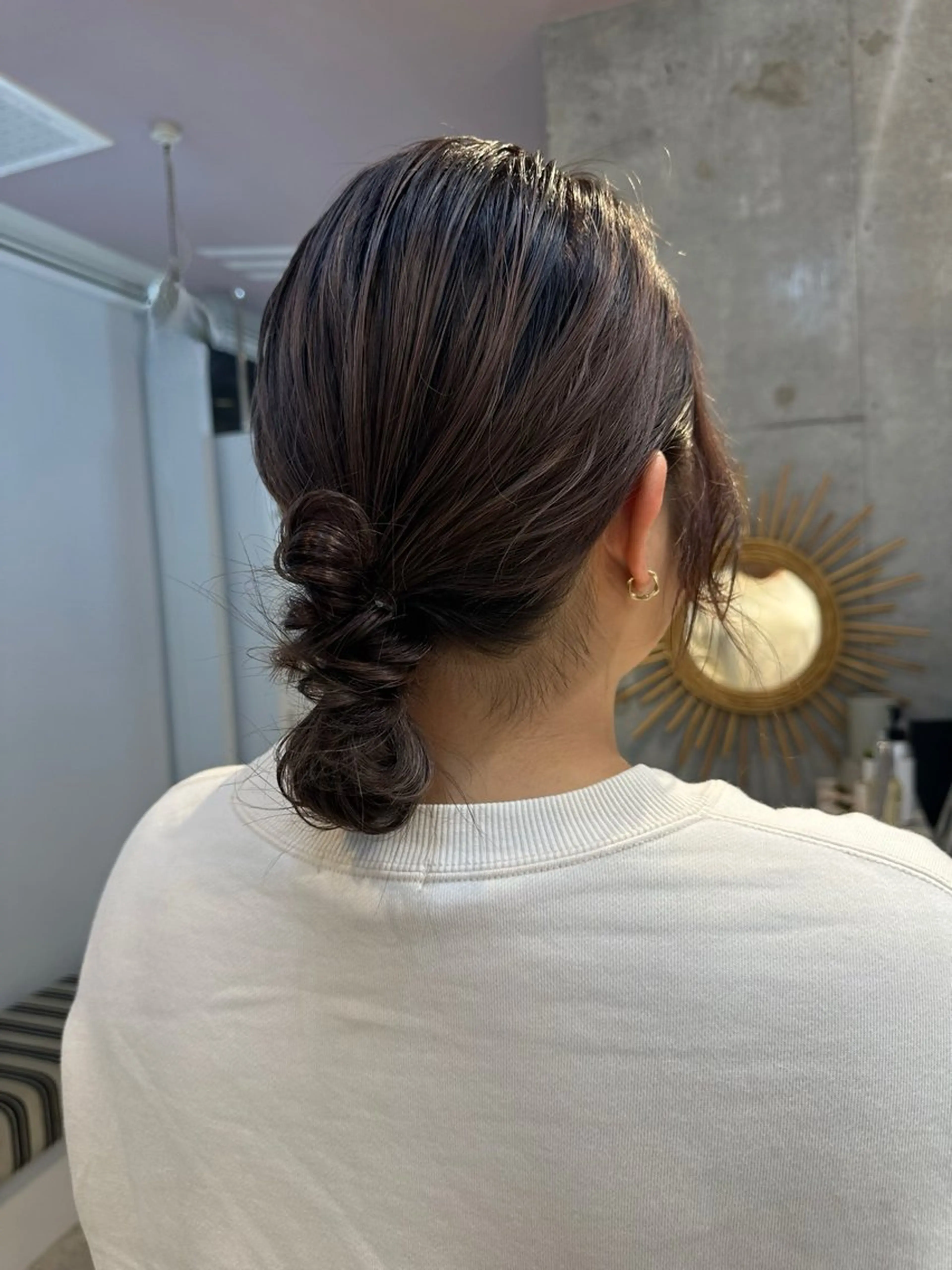 セミロング ヘアアレンジ さとう あやかのヘアスタイル