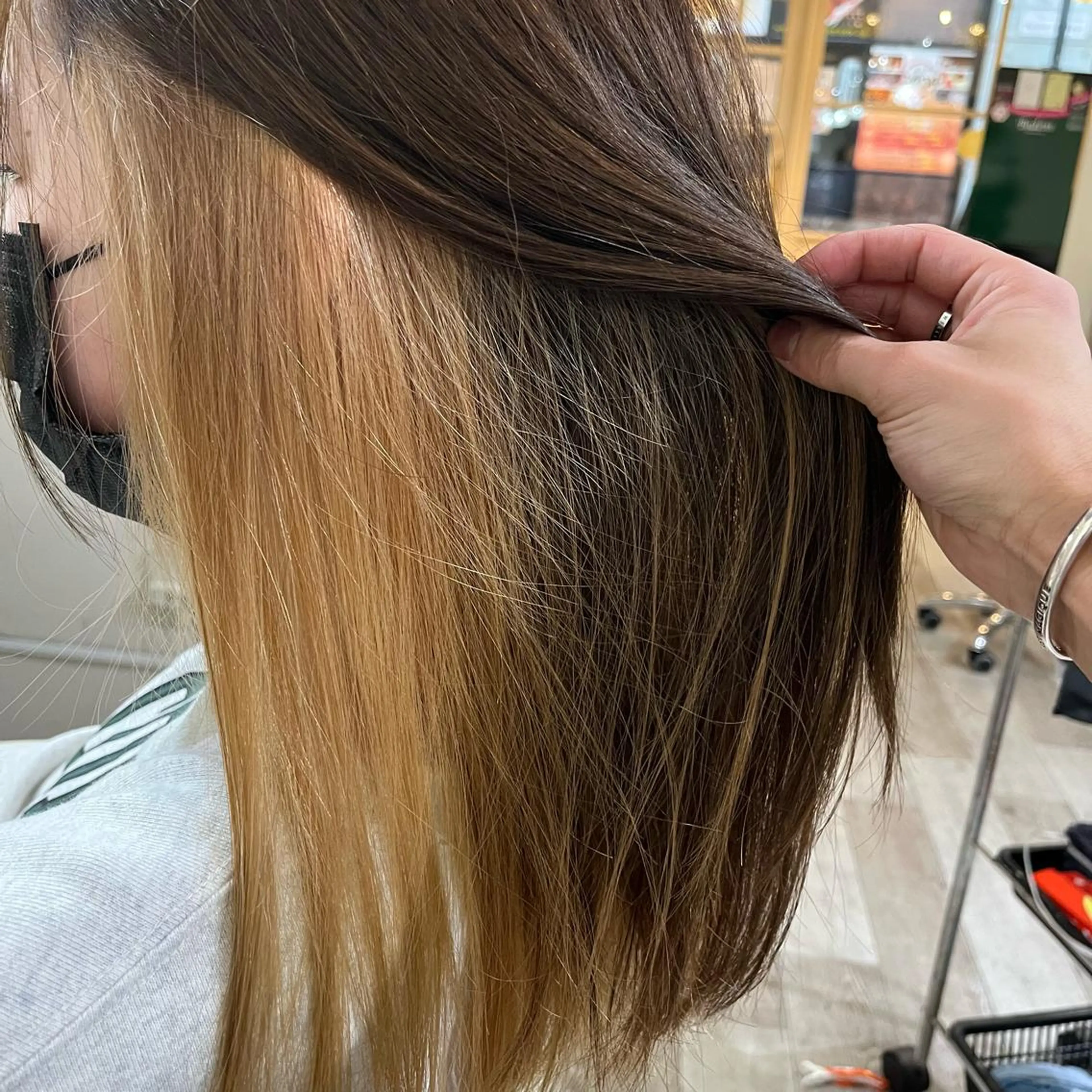 セミロング カラー ベージュカラー ブリーチ インナーカラー カラー職人 なかもと たつひろのヘアスタイル