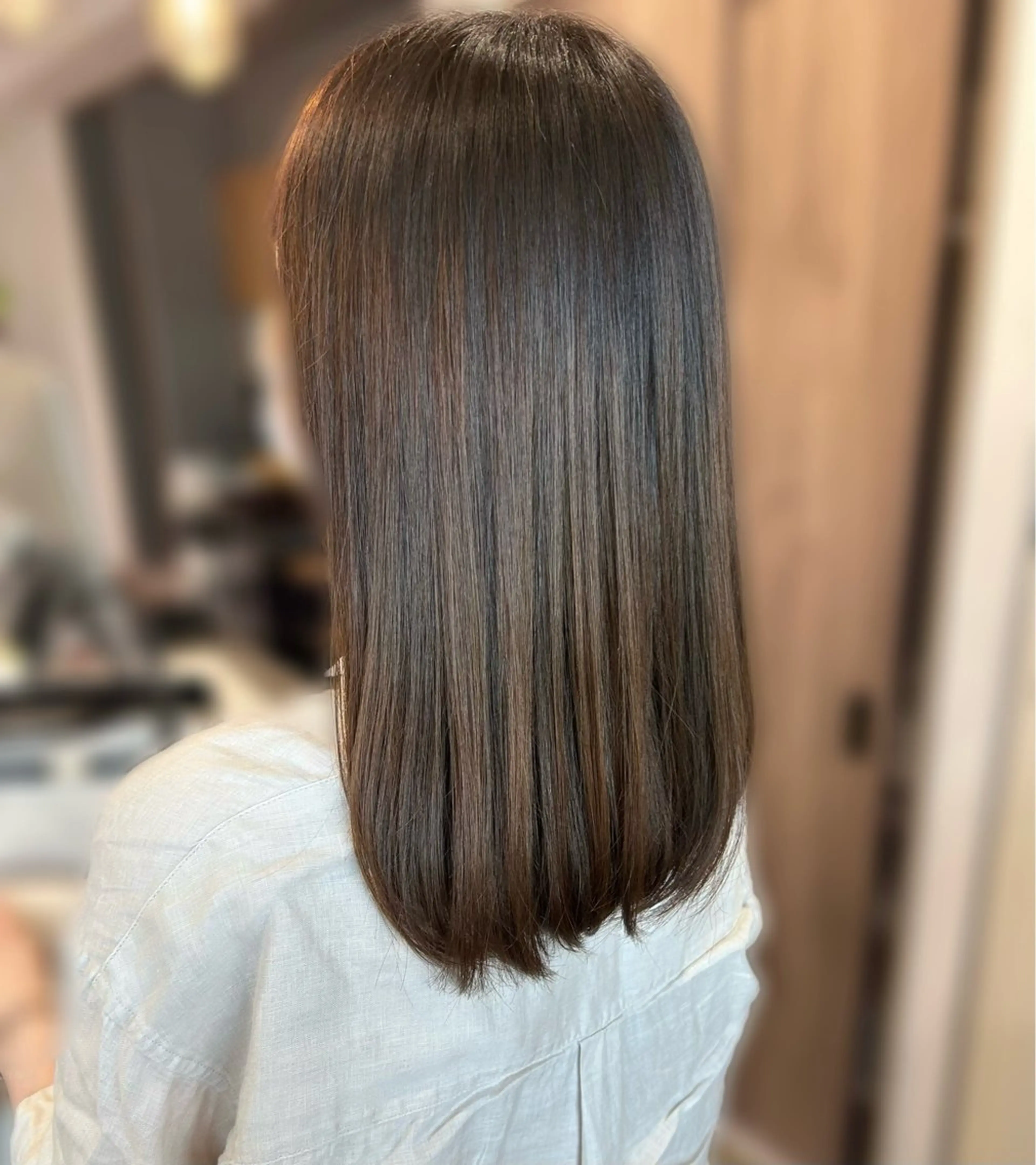 セミロング カラー ベージュカラー 透明感カラー オリーブベージュ くろだ かなのヘアスタイル