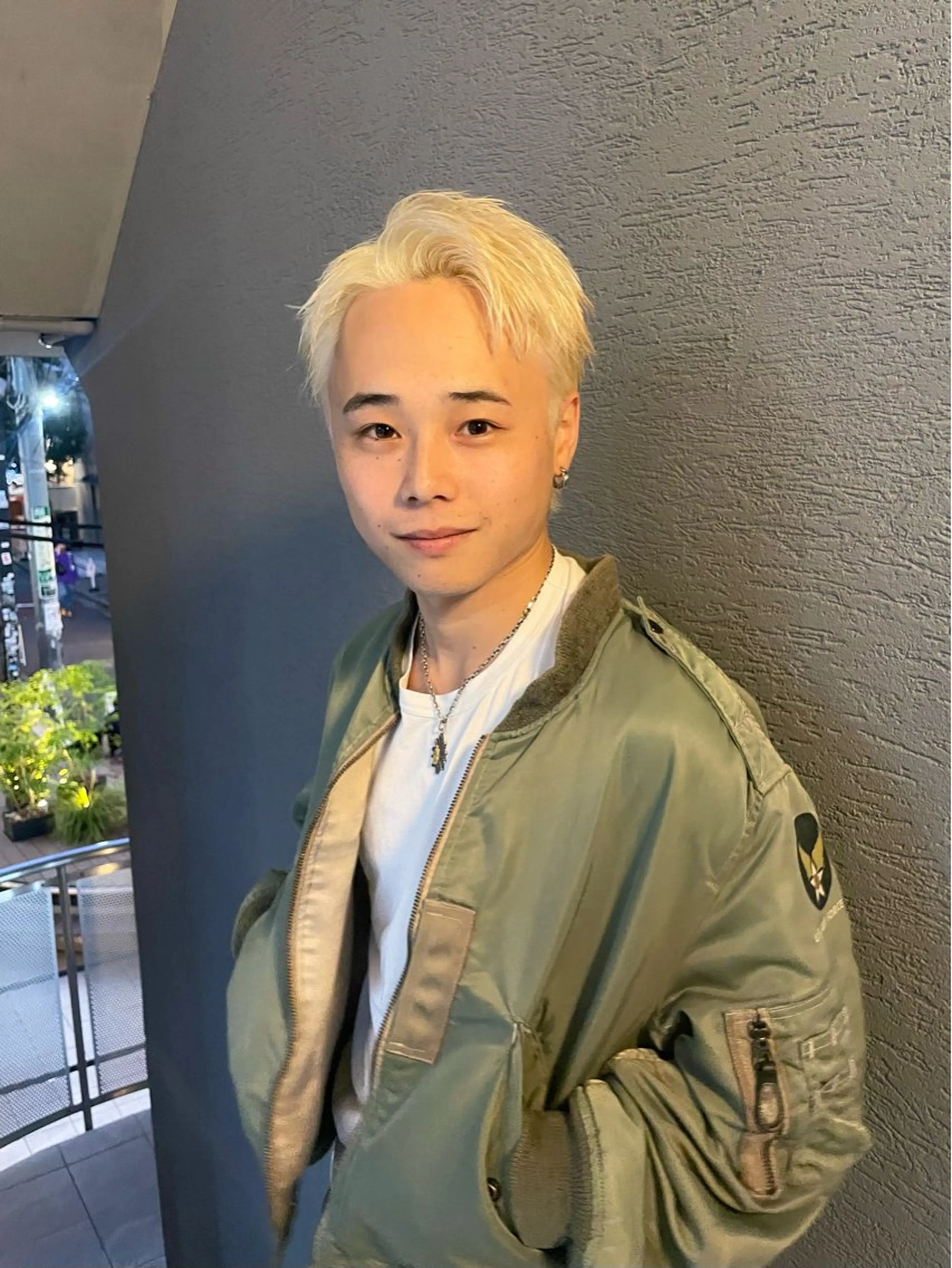 カラー ブリーチ 抜きっぱなしブロンド ヘアカラー トリートメント ミルクティーベージュ ブリーチ🖤サヤカのヘアスタイル