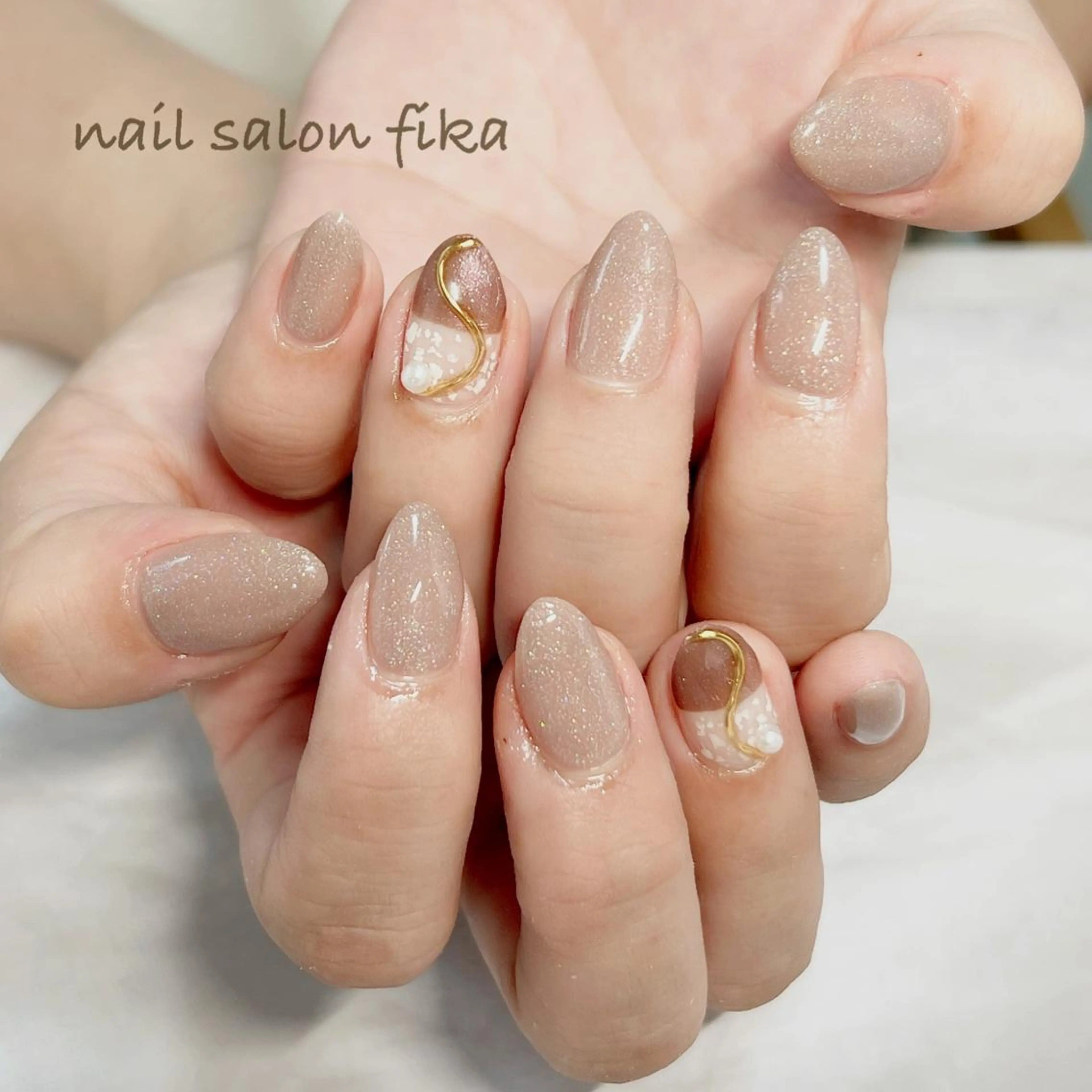 ワンポイントネイルの写真