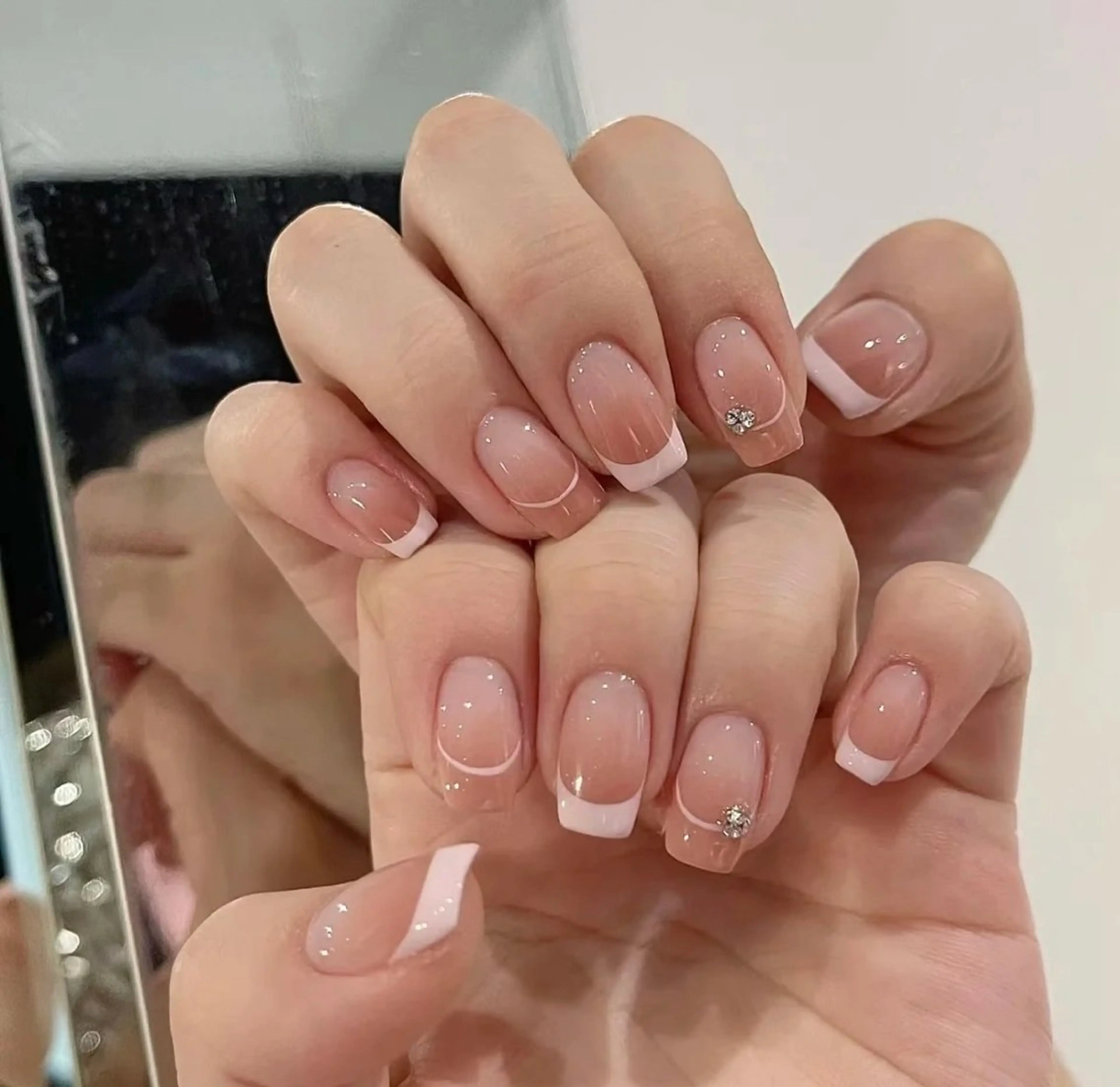 シン アモンのネイルデザイン