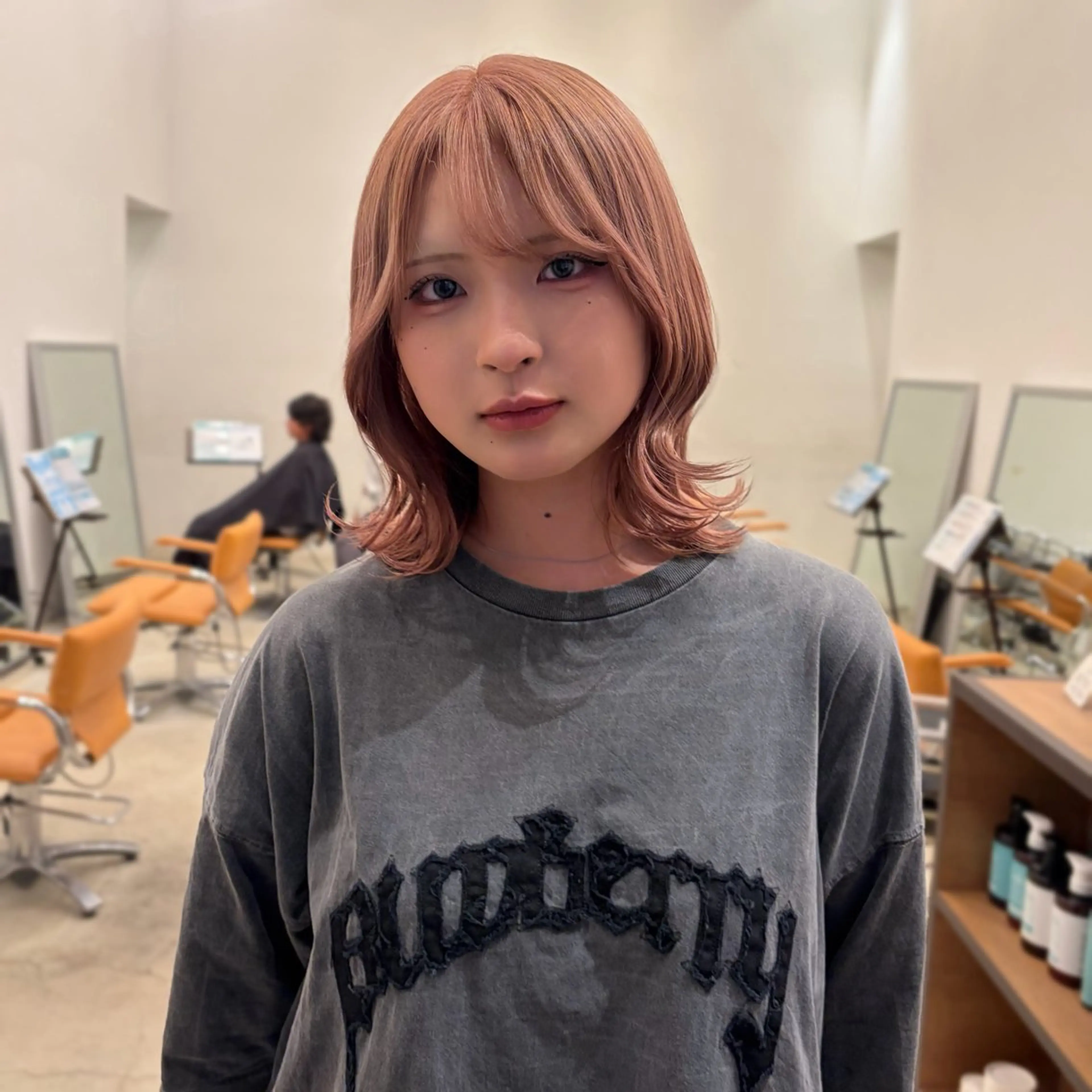ミディアム ヘアカラー 羽鳥 菜々子のヘアスタイル