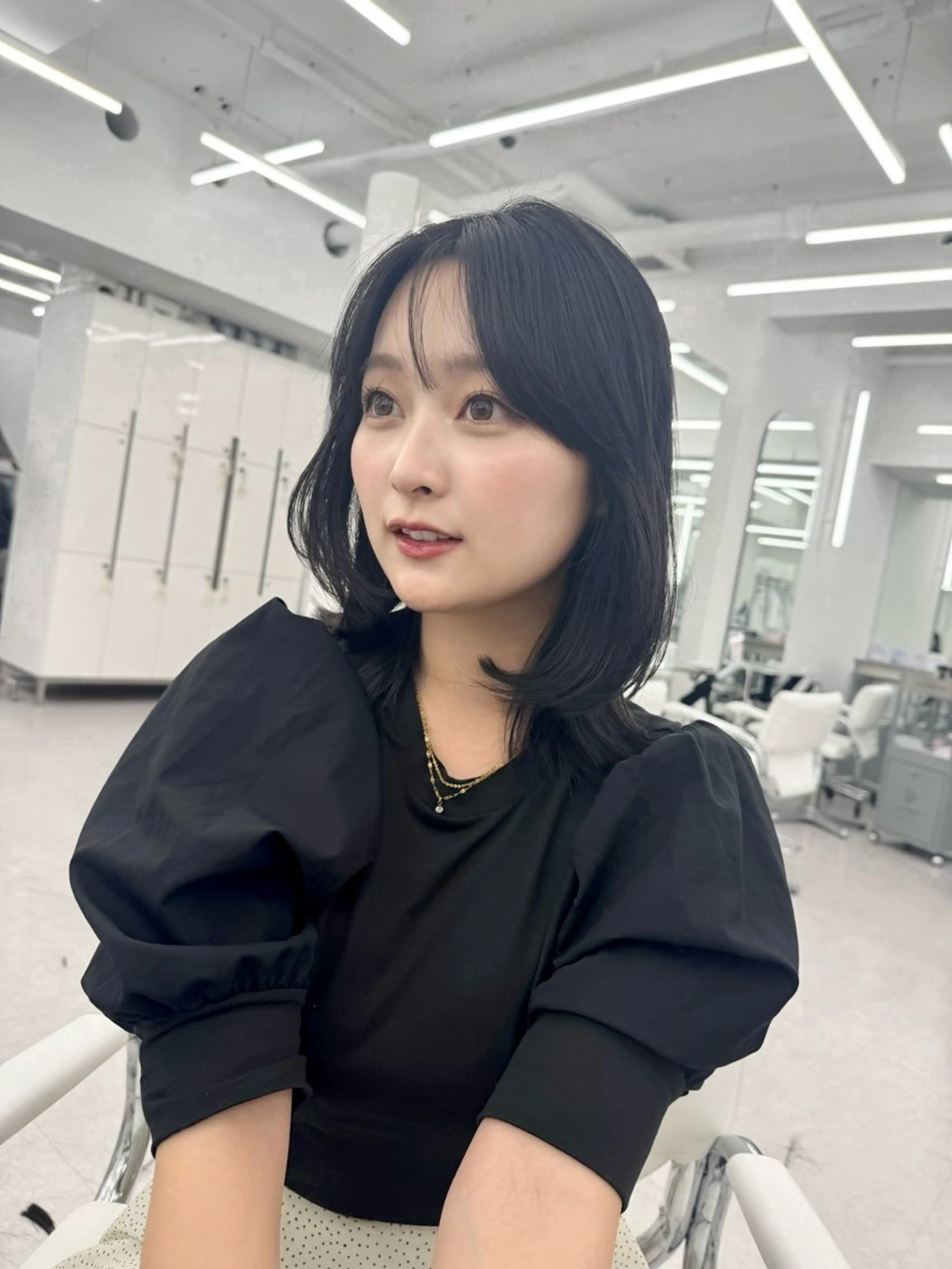 セミロング カラー アッシュ ベージュカラー 黒髪 ブリーチ ブルーカラー 透明感カラー✨🩵 韓国ヘアkanatoのヘアスタイル