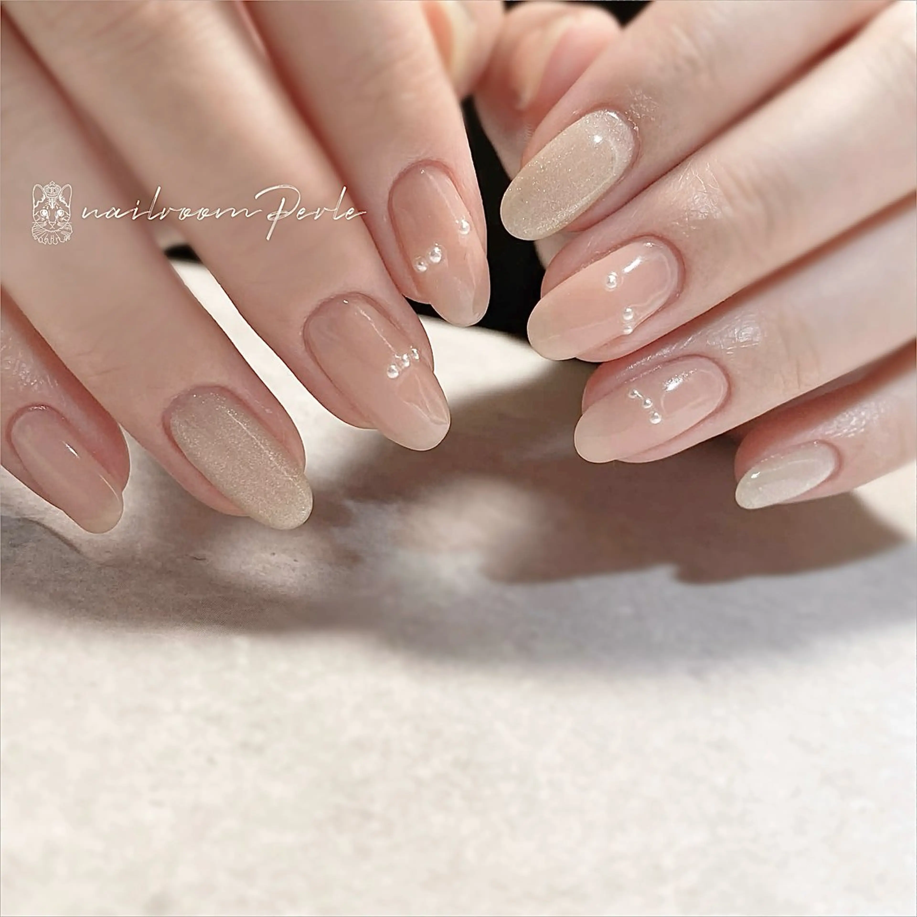 ネイル ピンク ホワイト ハンドネイル nail room Perleのネイルデザイン