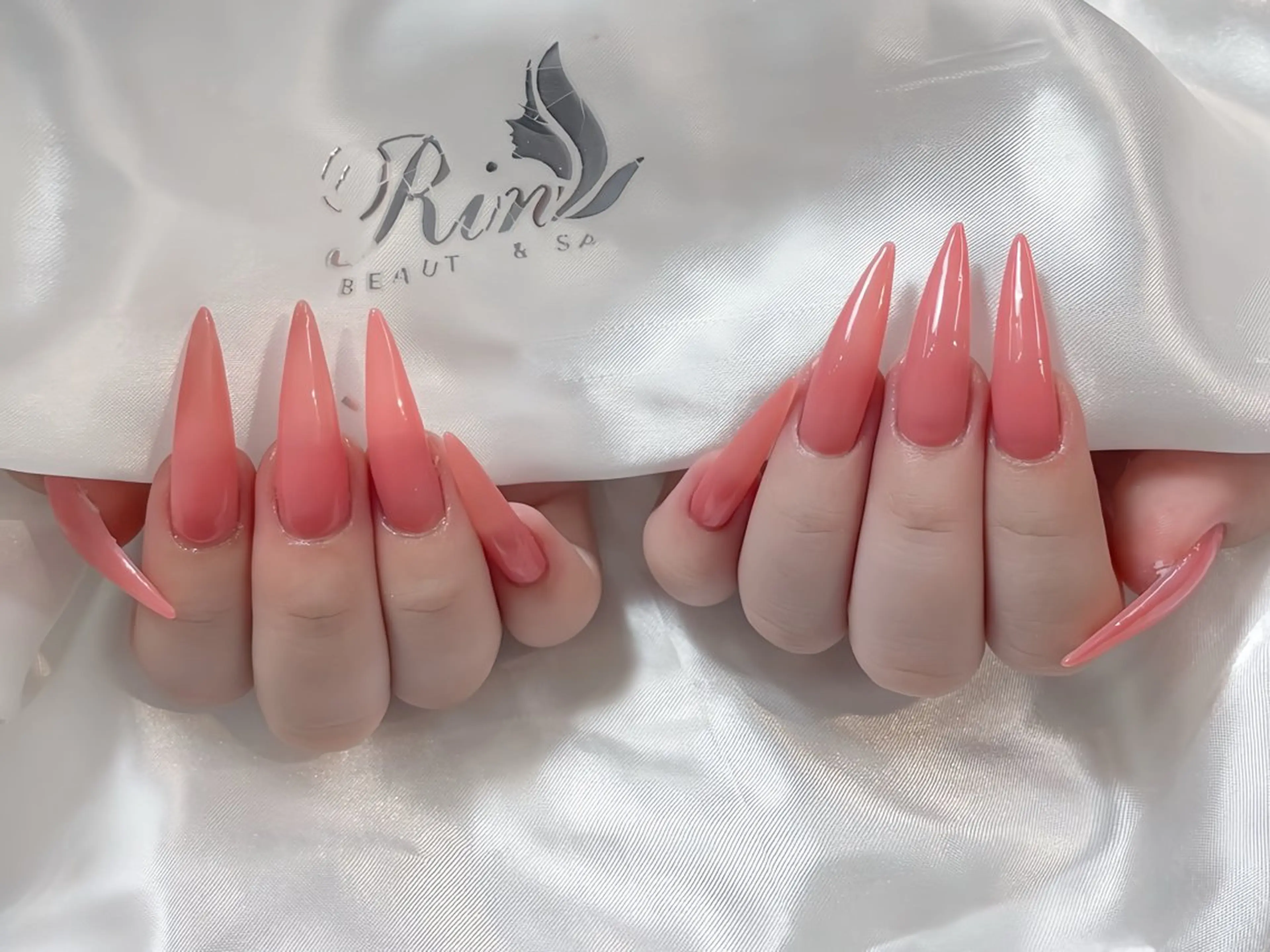ネイル チークネイル フラッシュネイル フラワーネイル フットネイル ジェルネイル ハンドネイル Rin Nail Shinokuboのネイルデザイン