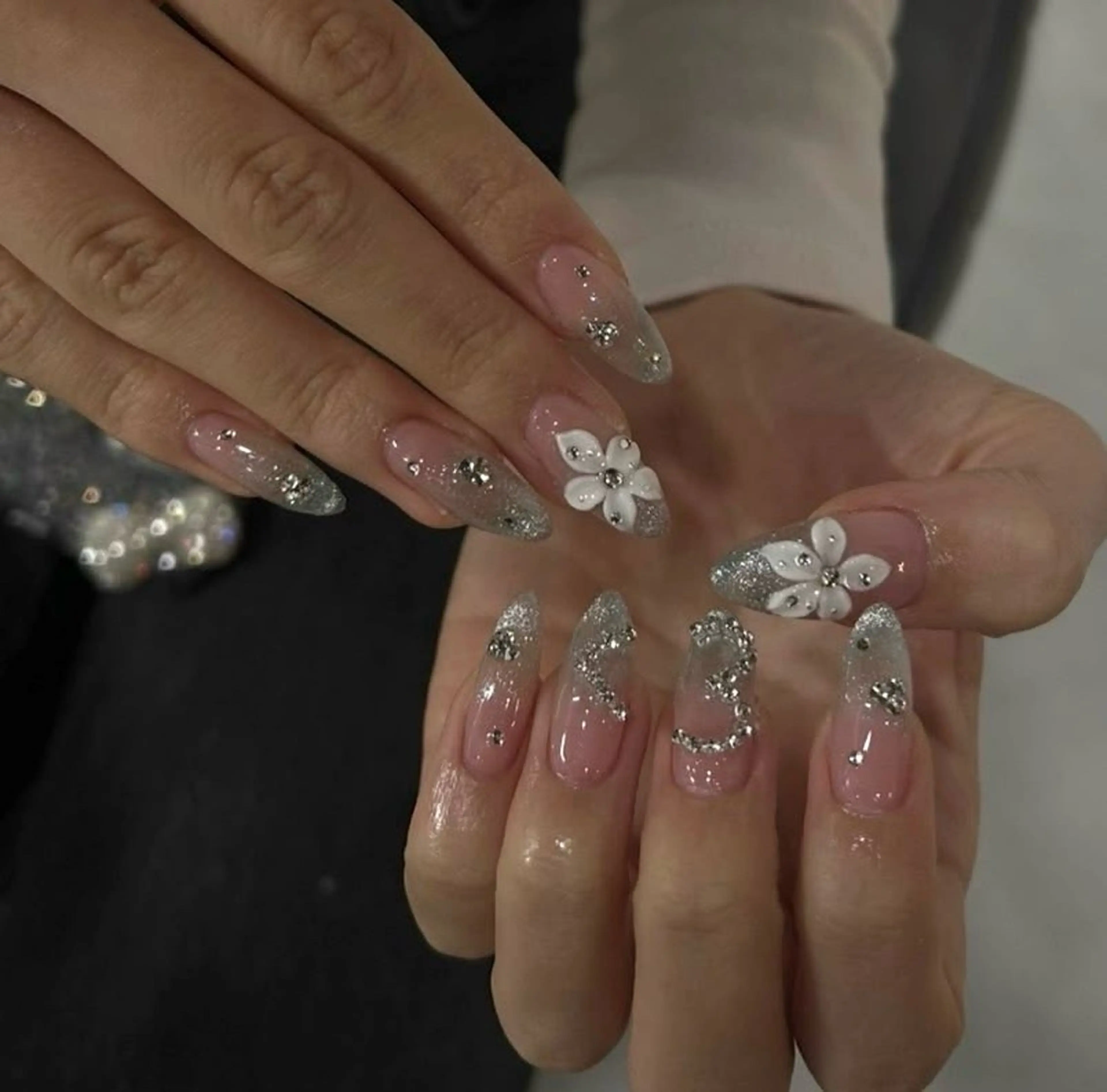 カラー グラデーションカラー ピンクカラー ハンドネイル AIN Nailのネイルデザイン