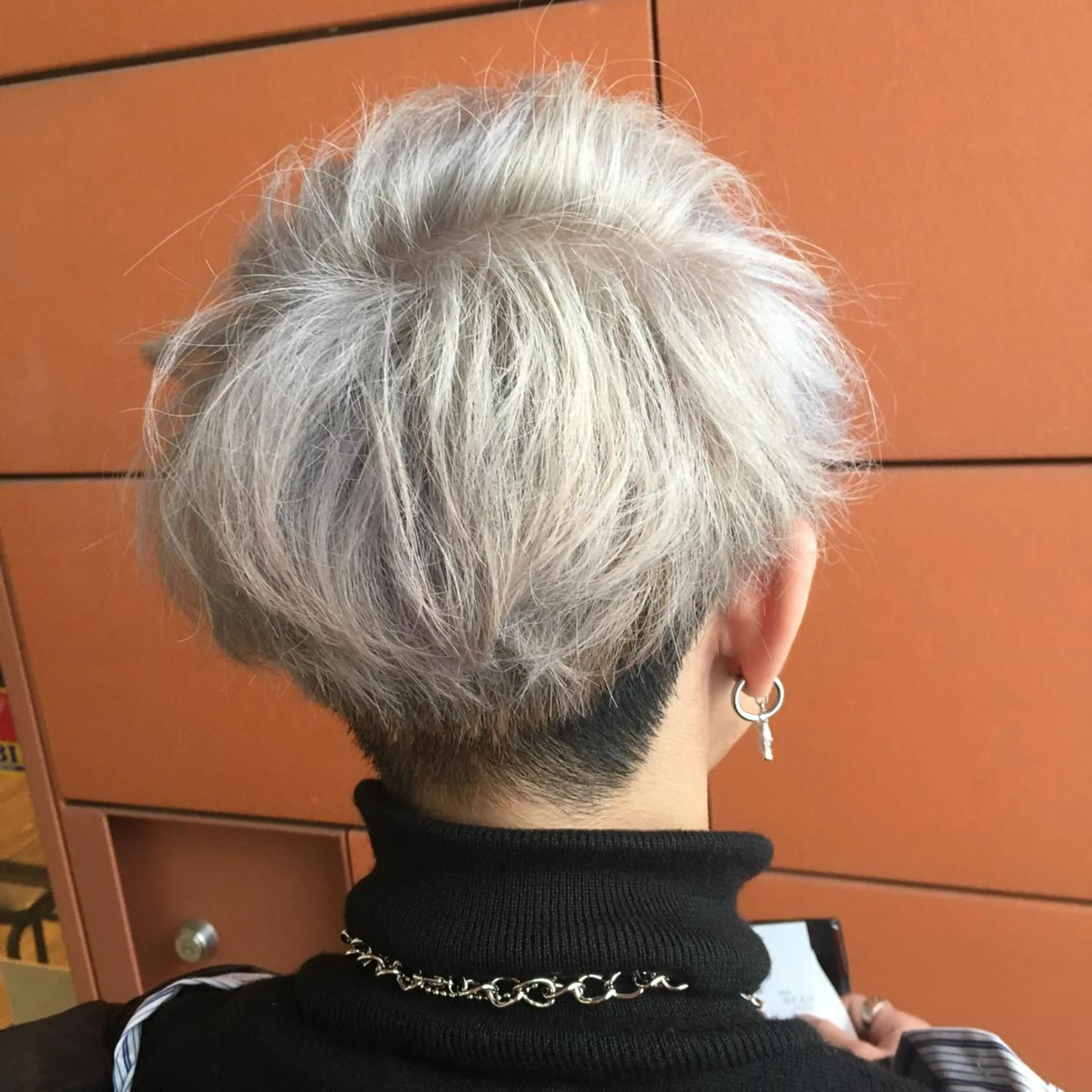 ショート カラー メンズ メンズブリーチ ブリーチ Minori【ミノリ】所属・井手 孔介のヘアスタイル