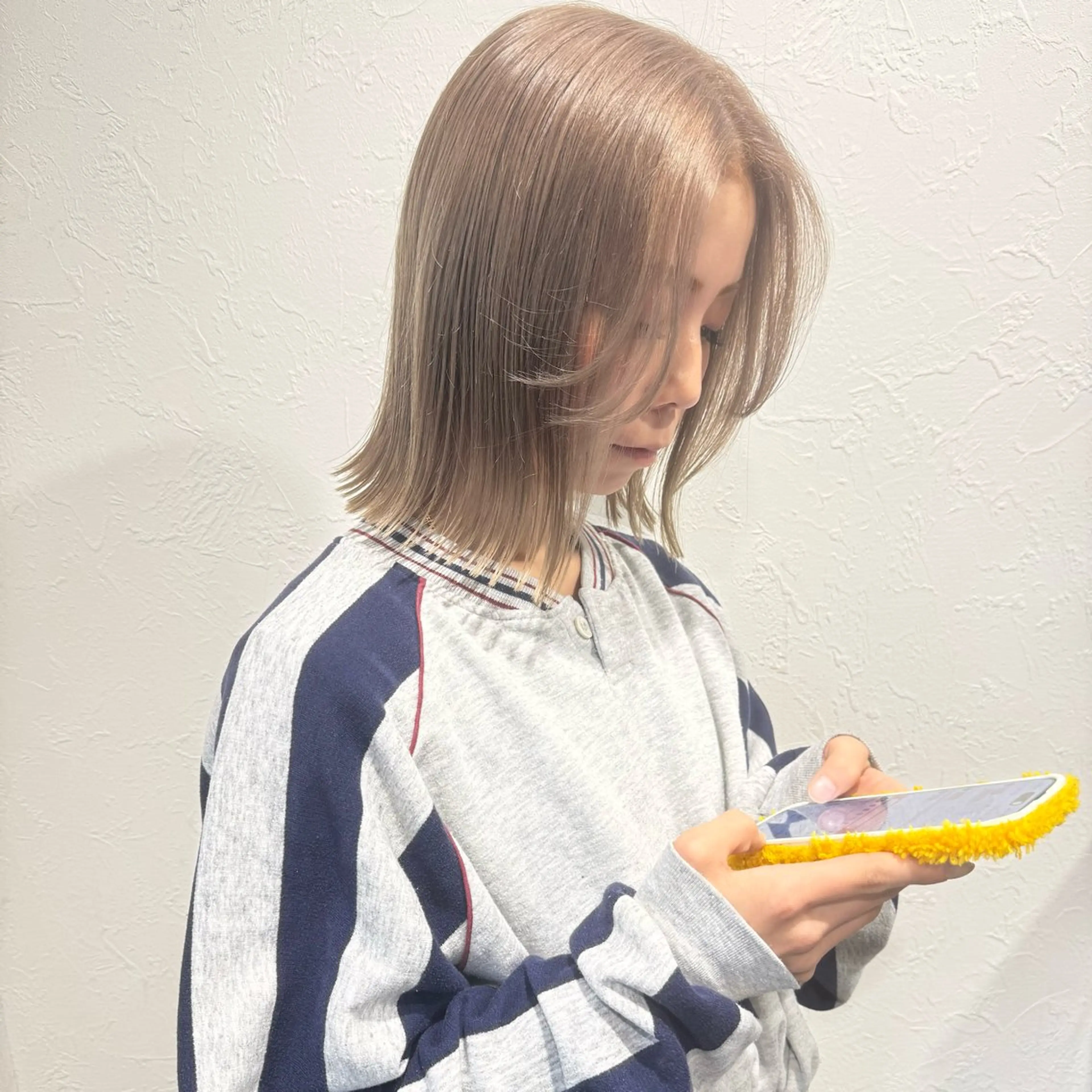 ミディアム カラー カット ヘアカラー トリートメント shiho .のヘアスタイル