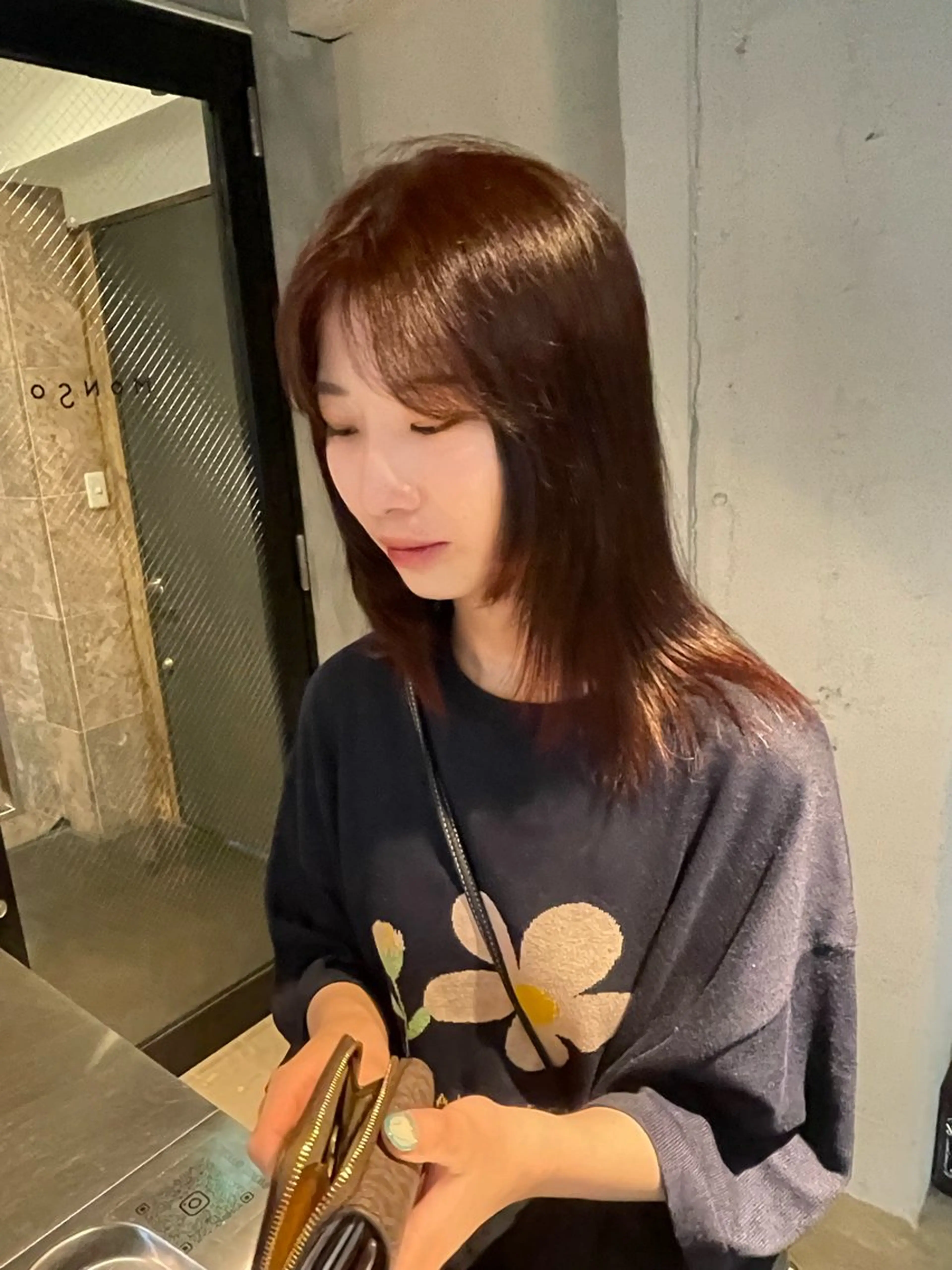 ミディアム ヘアカラー トリートメント 透明感・美髪 monsoワニベユナのヘアスタイル