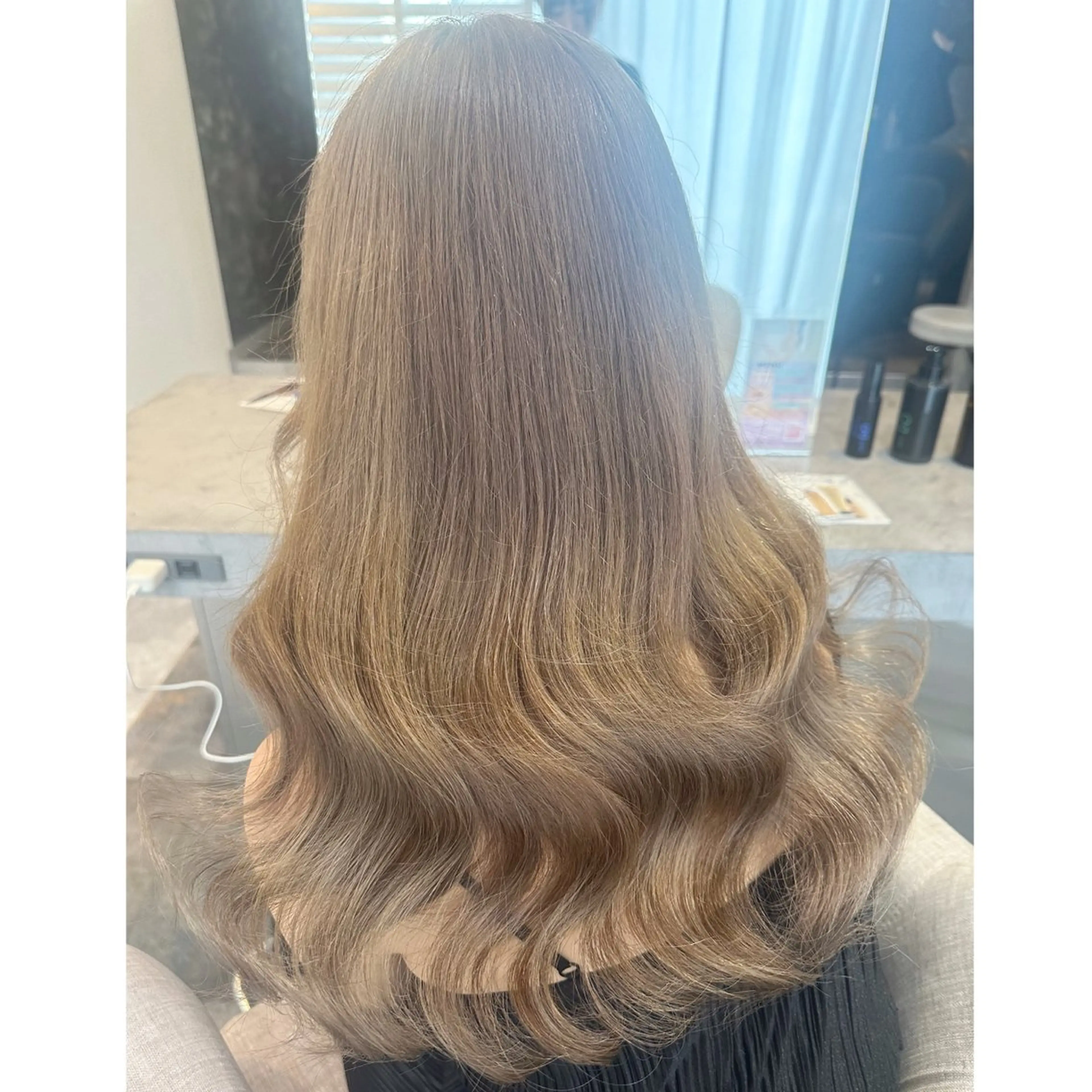 ロング カラー ブリーチ 透明感カラー ヘアカラー 🖤kana/艶髪/ 韓国風暗髪カラー🖤のヘアスタイル